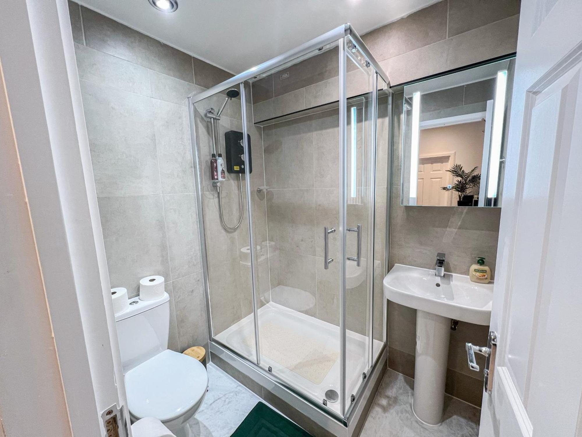 Sleek 1-bed Flats In Euston, Islington Near Regents Park * London