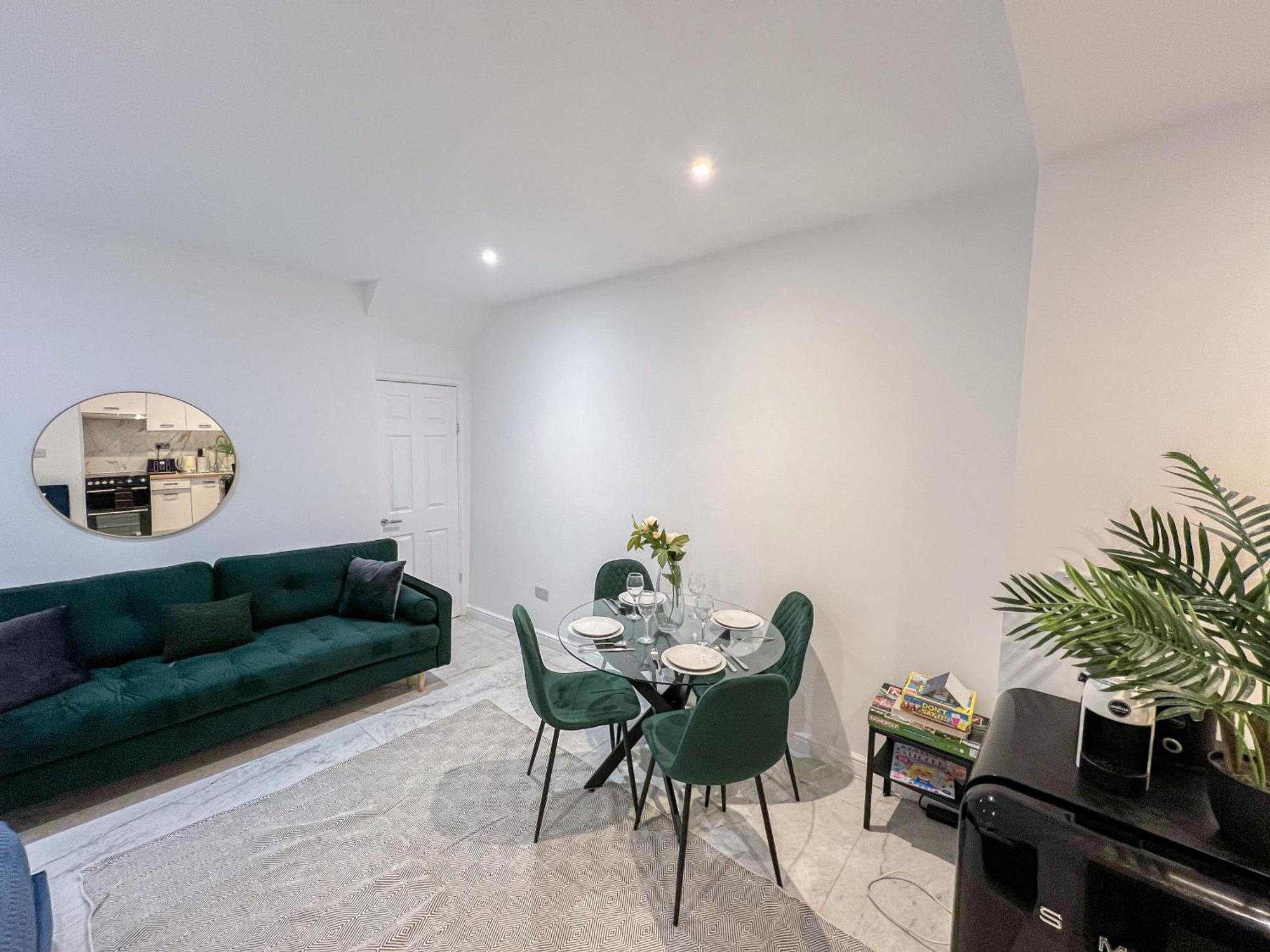 Sleek 1-bed Flats In Euston, Islington Near Regents Park Apartment London