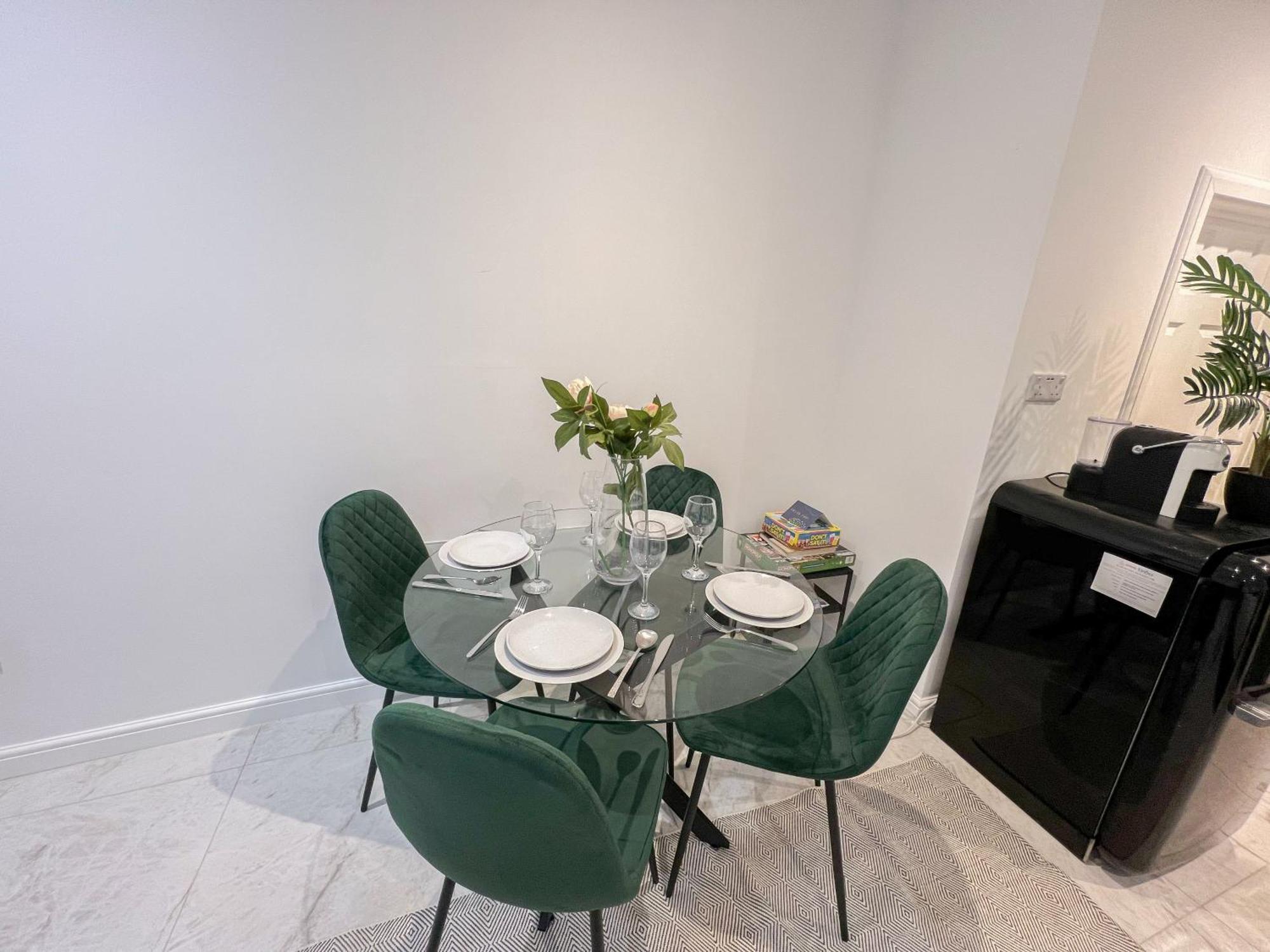 Sleek 1-bed Flats In Euston, Islington Near Regents Park Apartment London