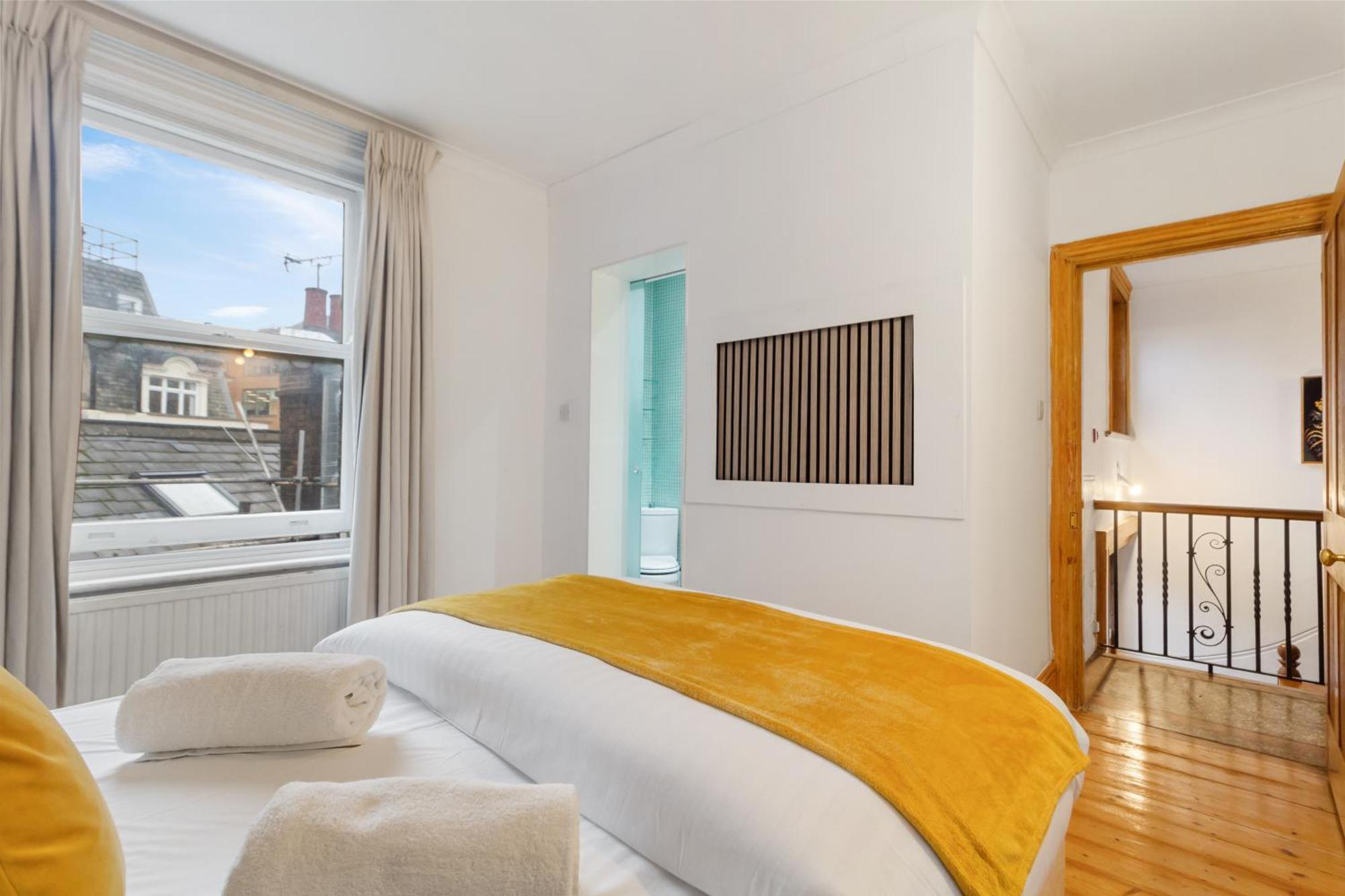 Elegant 3-bedroom In The Heart Of Piccadilly Circus No Lift- 4gl Appartement Londen