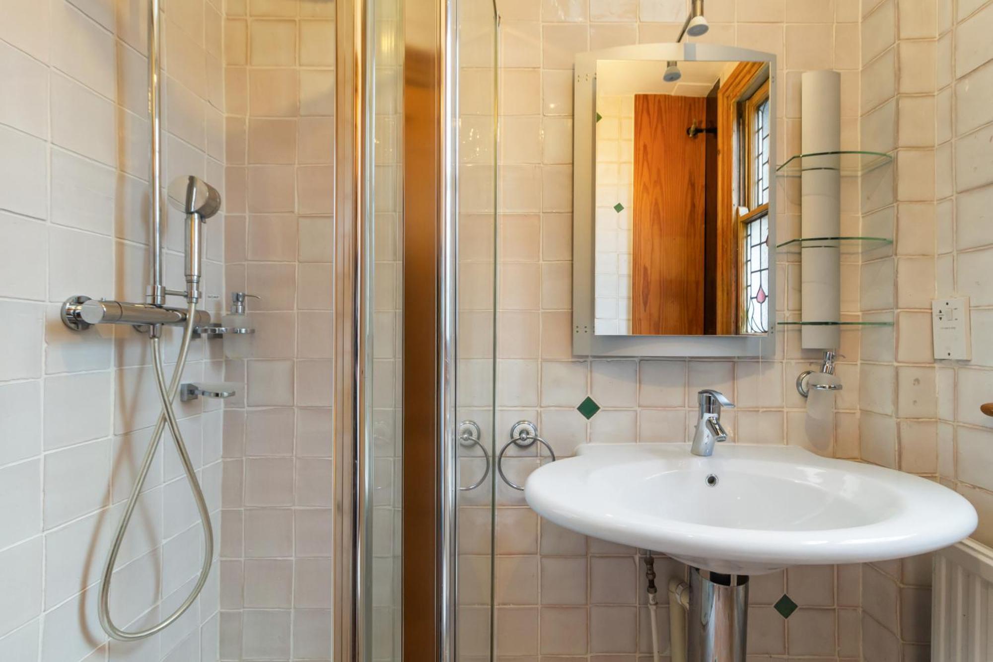 Elegant 3-bedroom In The Heart Of Piccadilly Circus No Lift- 4gl