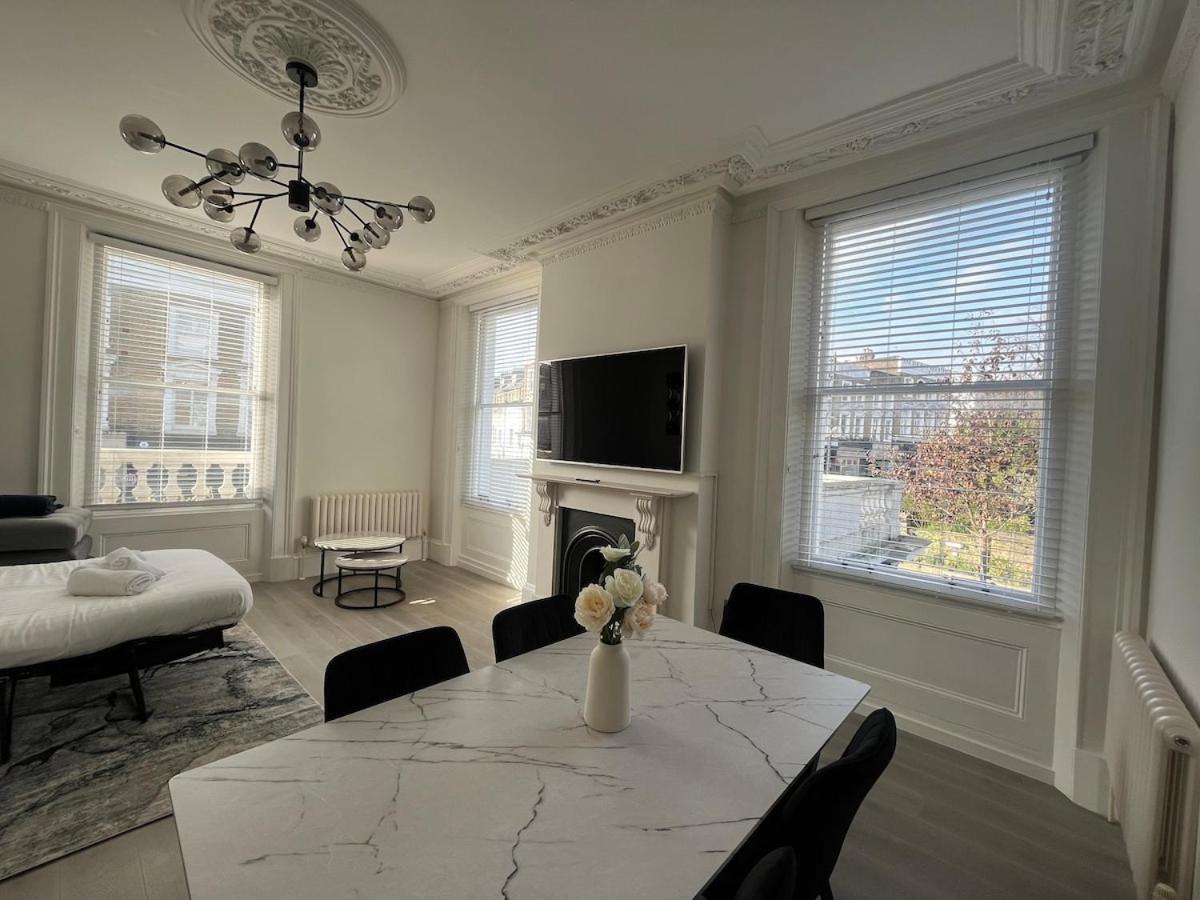 - Chalk Farm Station Apartment