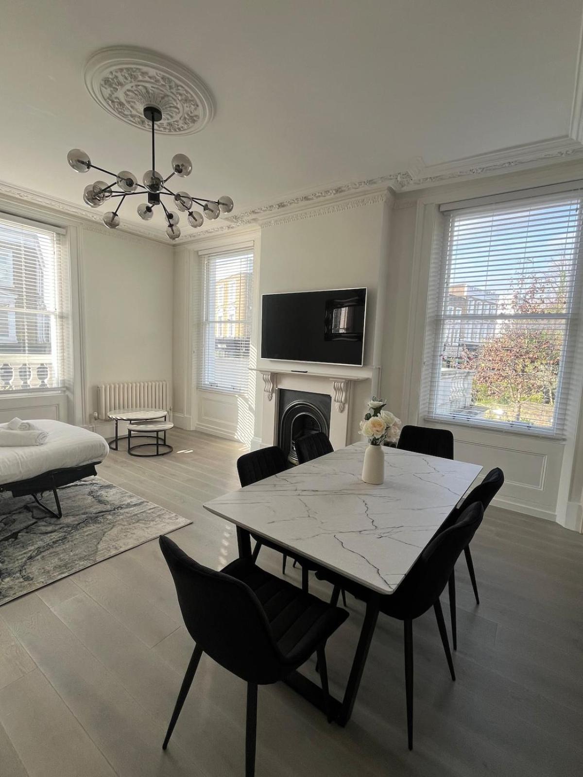 Apartment - Chalk Farm Station *