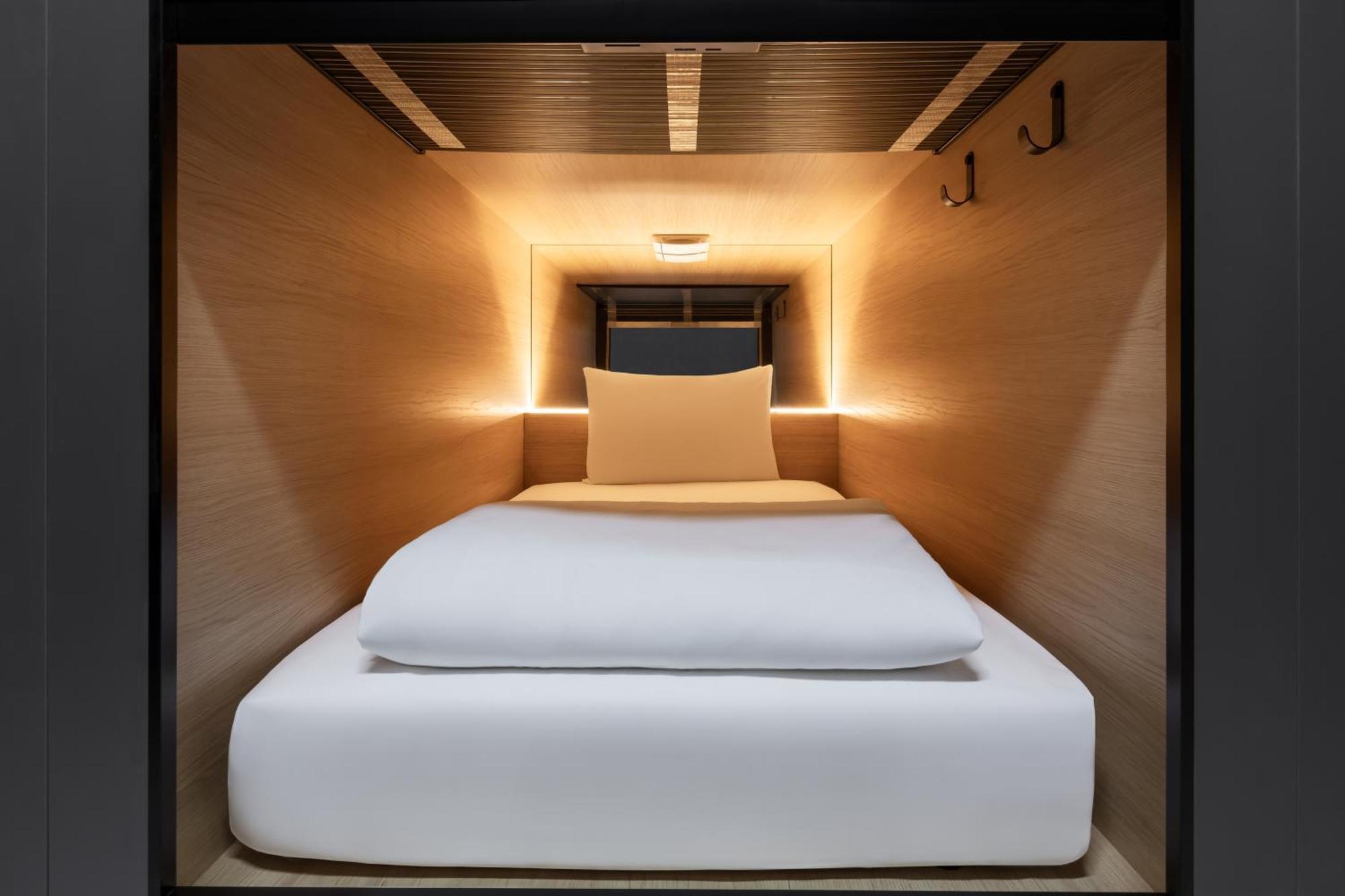 Zedwell Capsules Hotel, Piccadilly Circus * London