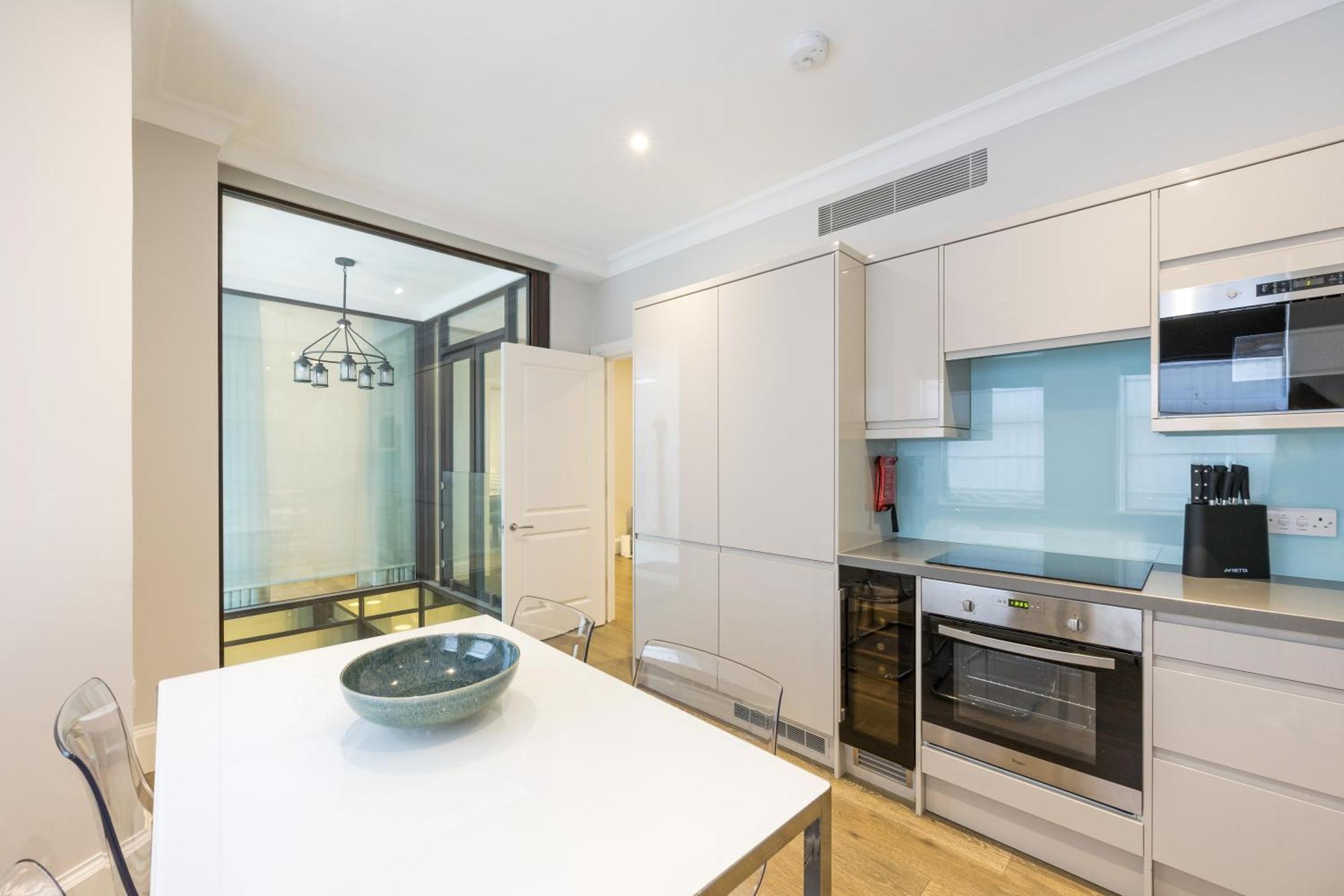 Buckingham & Lloyds Knightsbridge Aparthotel 5*