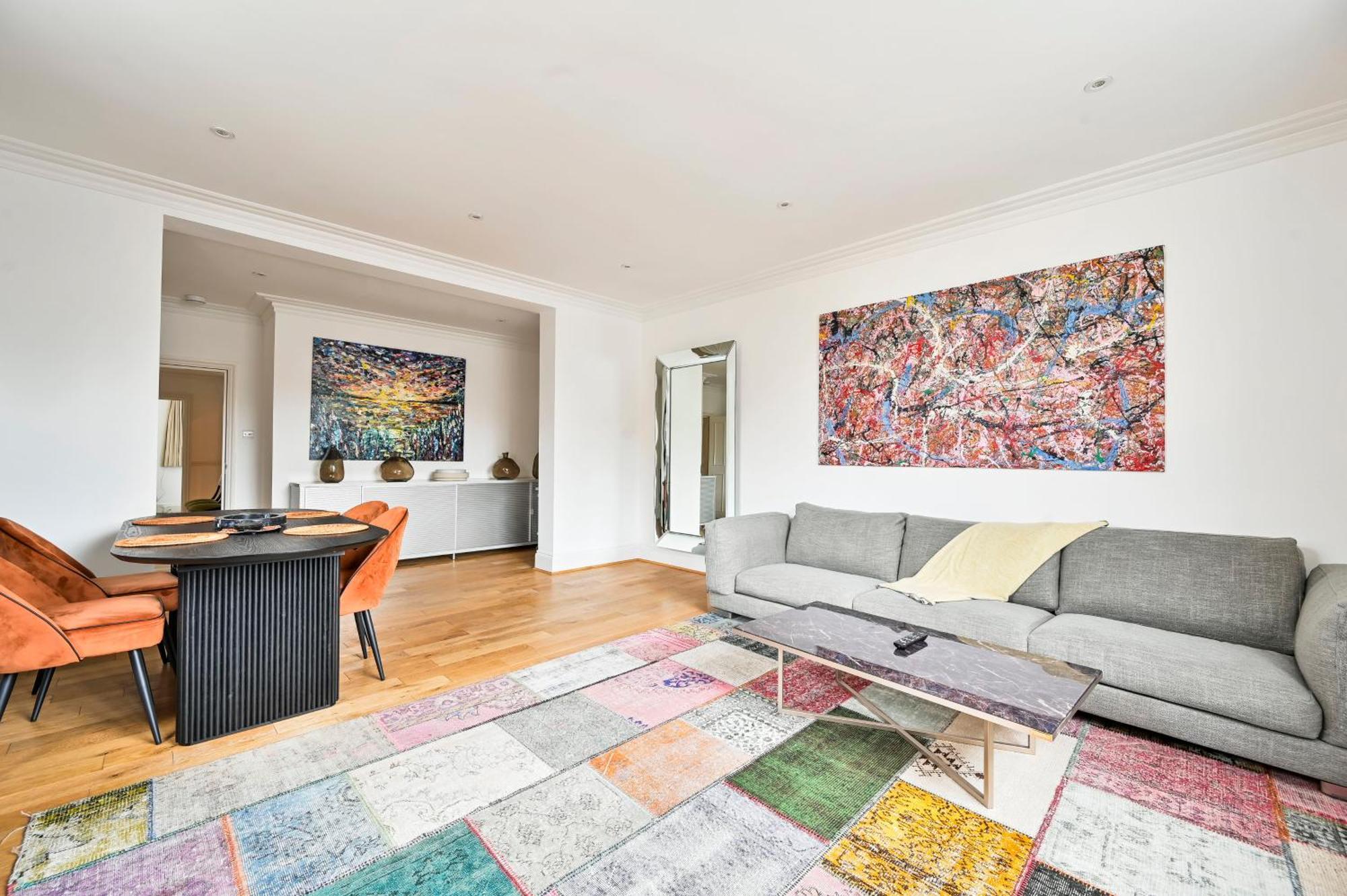 Beautifully Furnished Flat Near Hyde Park Apartment *
