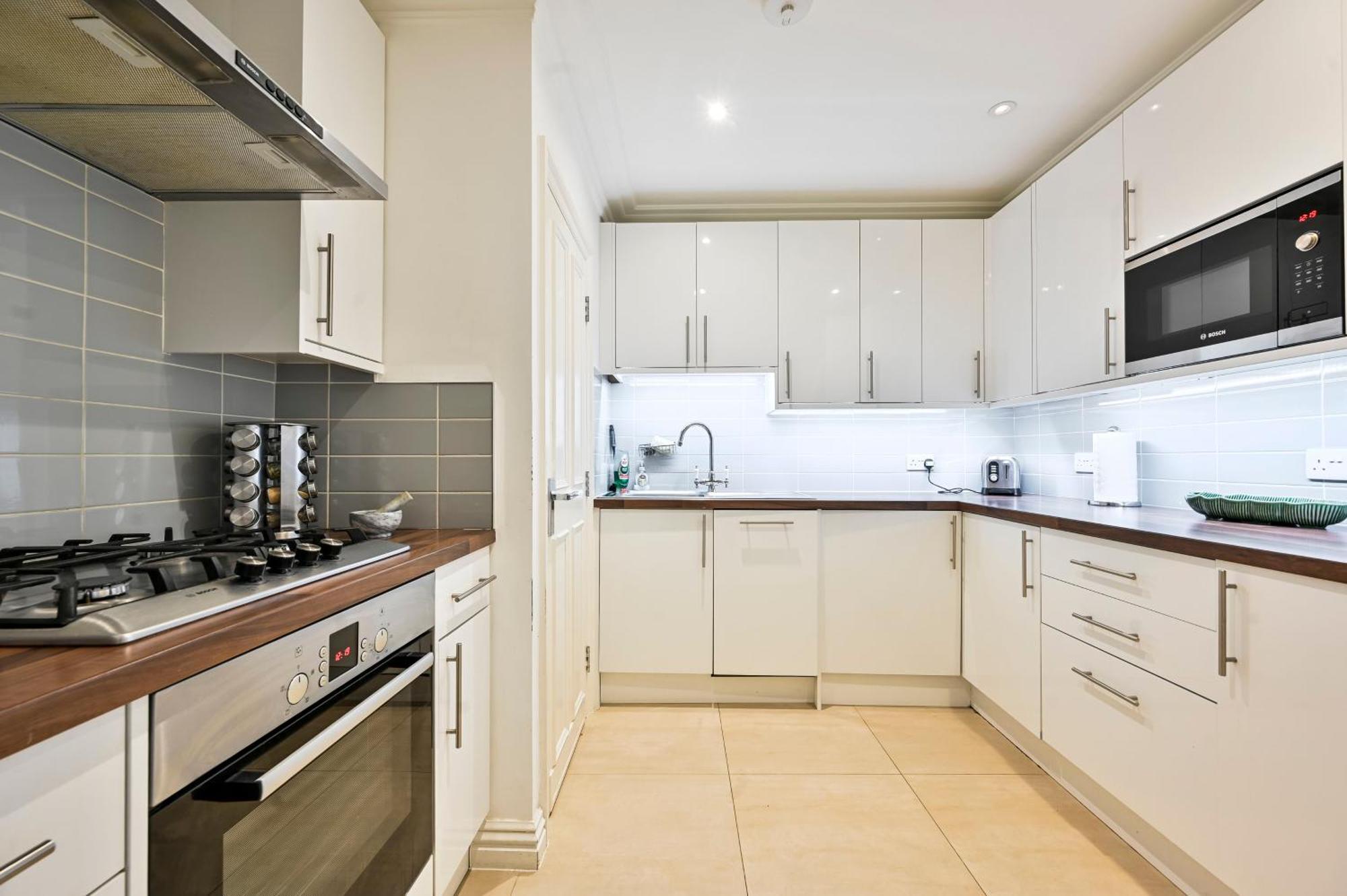 Beautifully Furnished Flat Near Hyde Park London