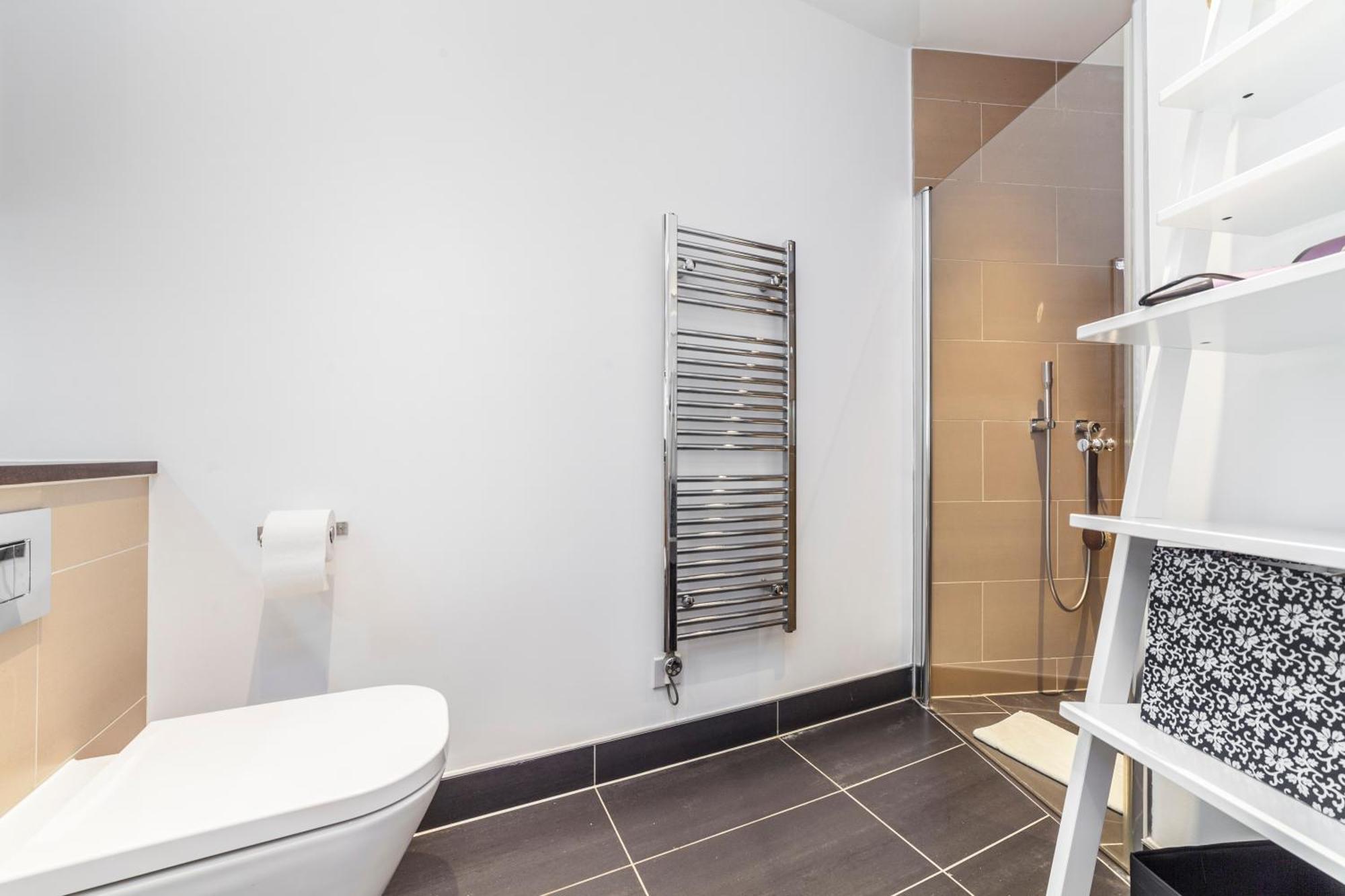 Apartment Chic Sun-filled 1 Bdr With Private Terrace London