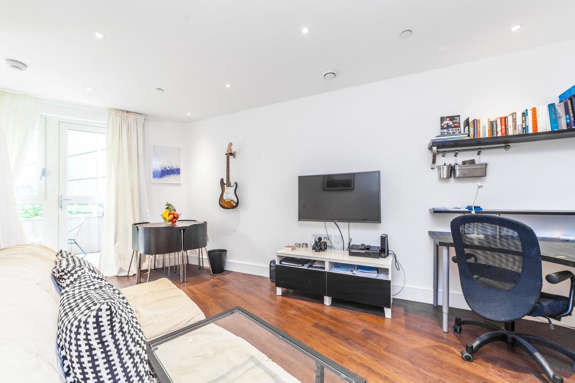 Chic Sun-filled 1 Bdr With Private Terrace Apartment London