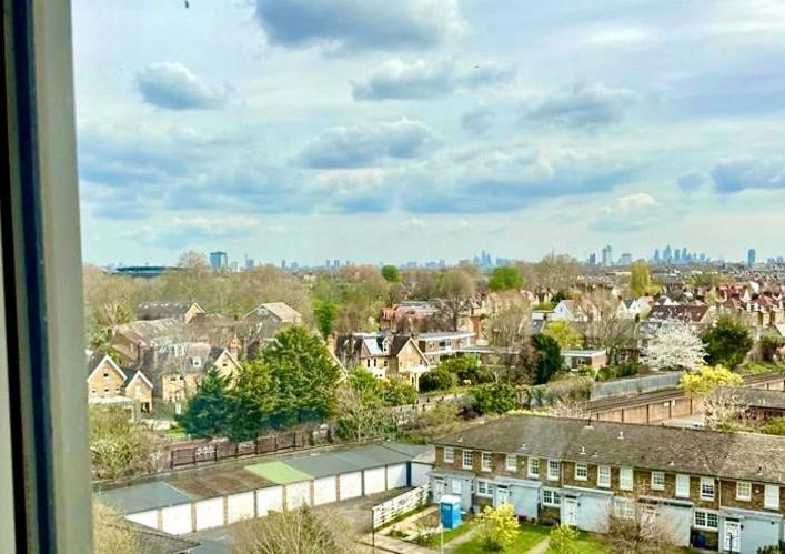 Apartment Barnes Flat, 2bed 2bath, Parking, Breakfast *