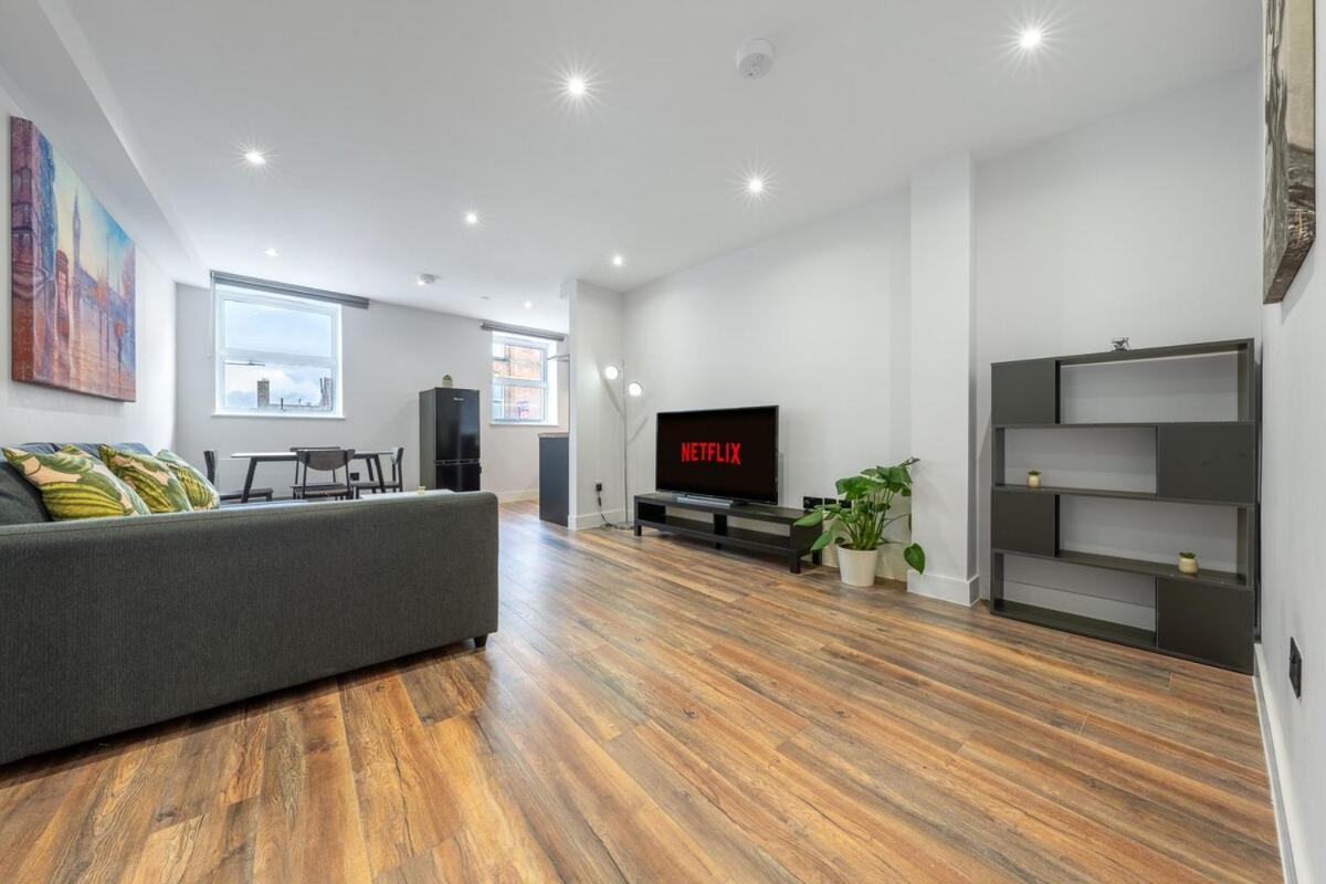 West Sleeps 5 - Zone 2 London