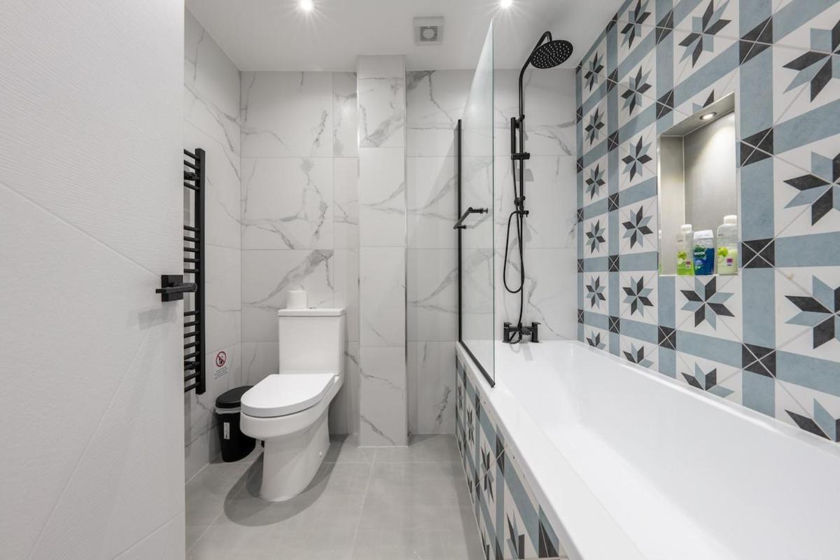 West Sleeps 5 - Zone 2 * London