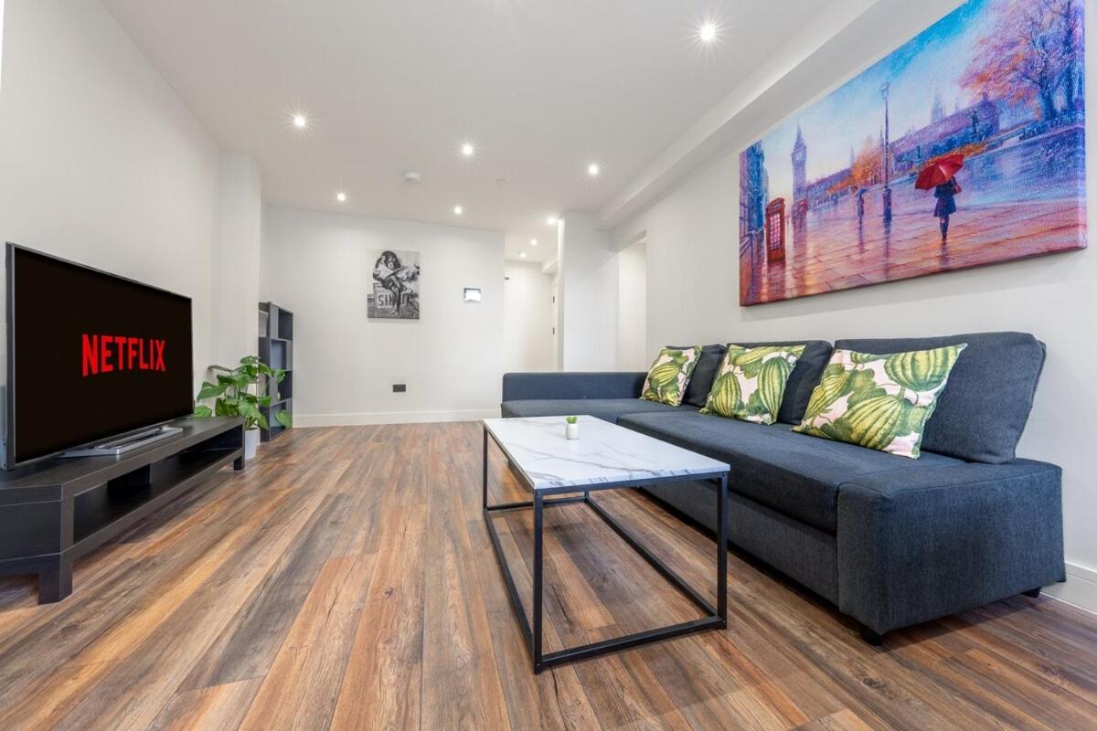West Sleeps 5 - Zone 2 *