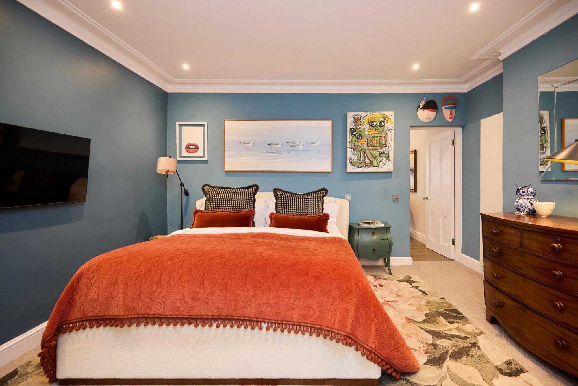 The Chelsea Gem - Charming 1bdr With Balcony *