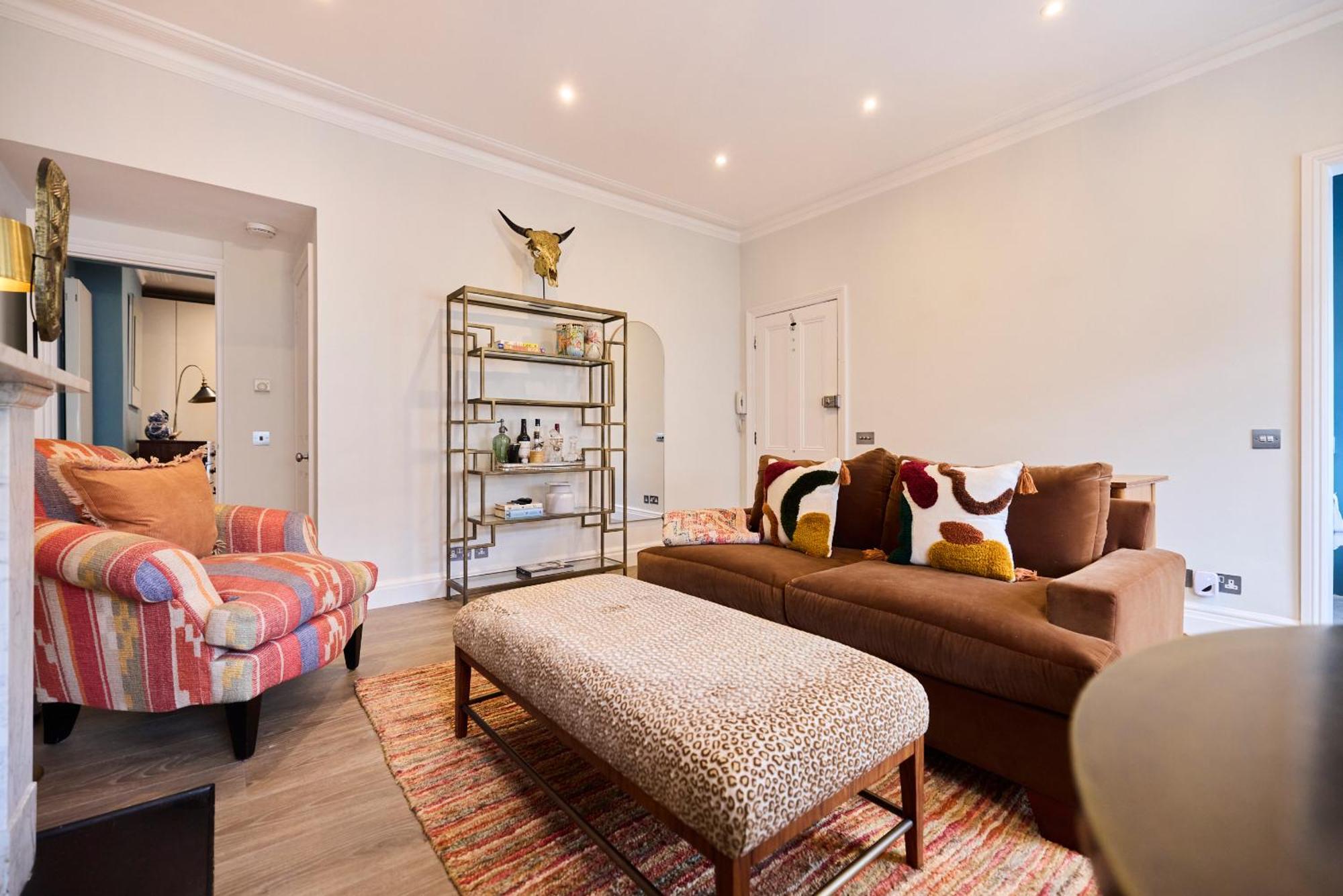 The Chelsea Gem - Charming 1bdr With Balcony *
