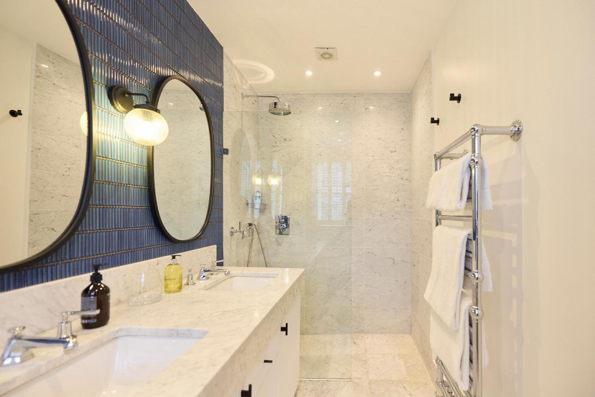 The Chelsea Gem - Charming 1bdr With Balcony *