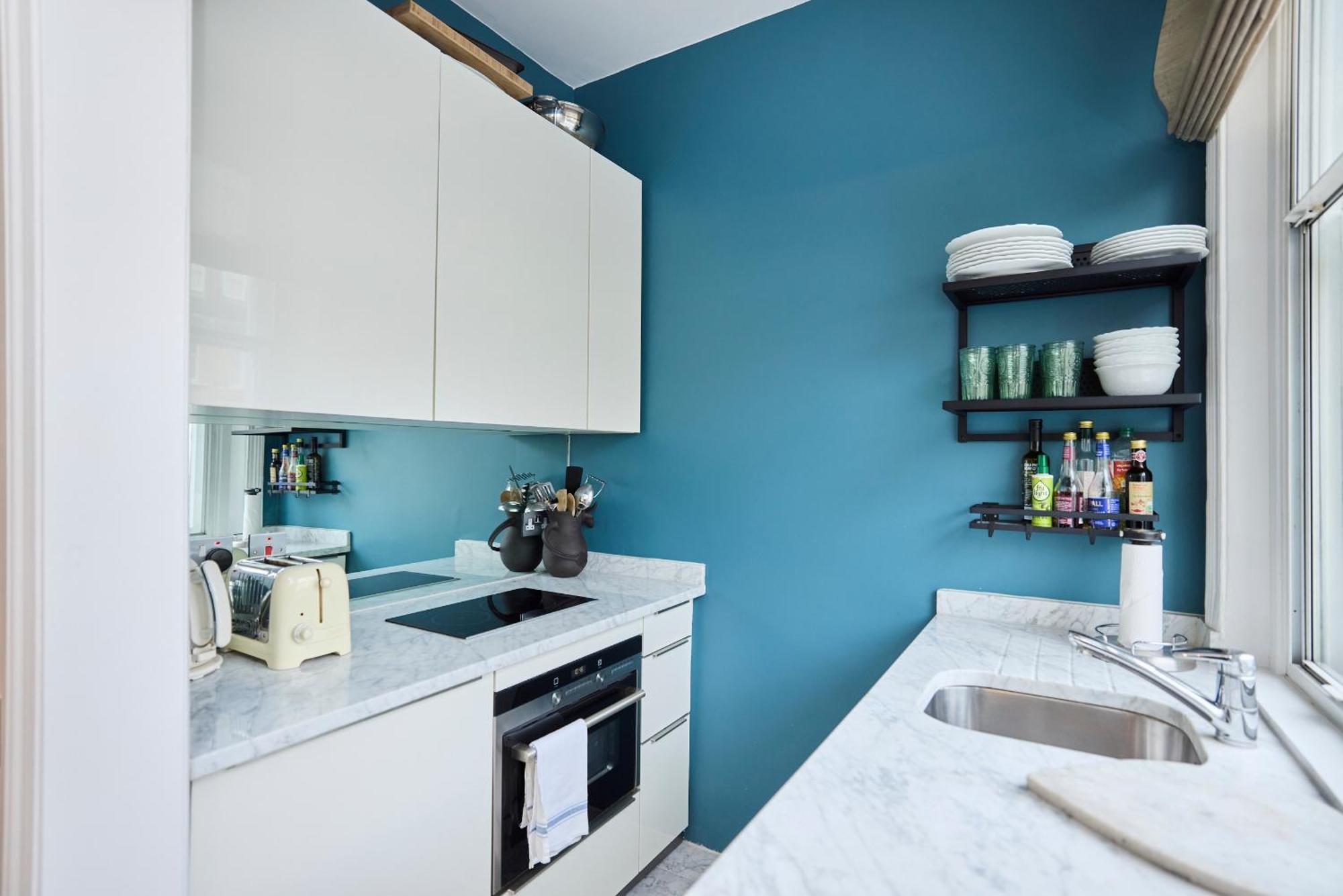 The Chelsea Gem - Charming 1bdr With Balcony Apartment *
