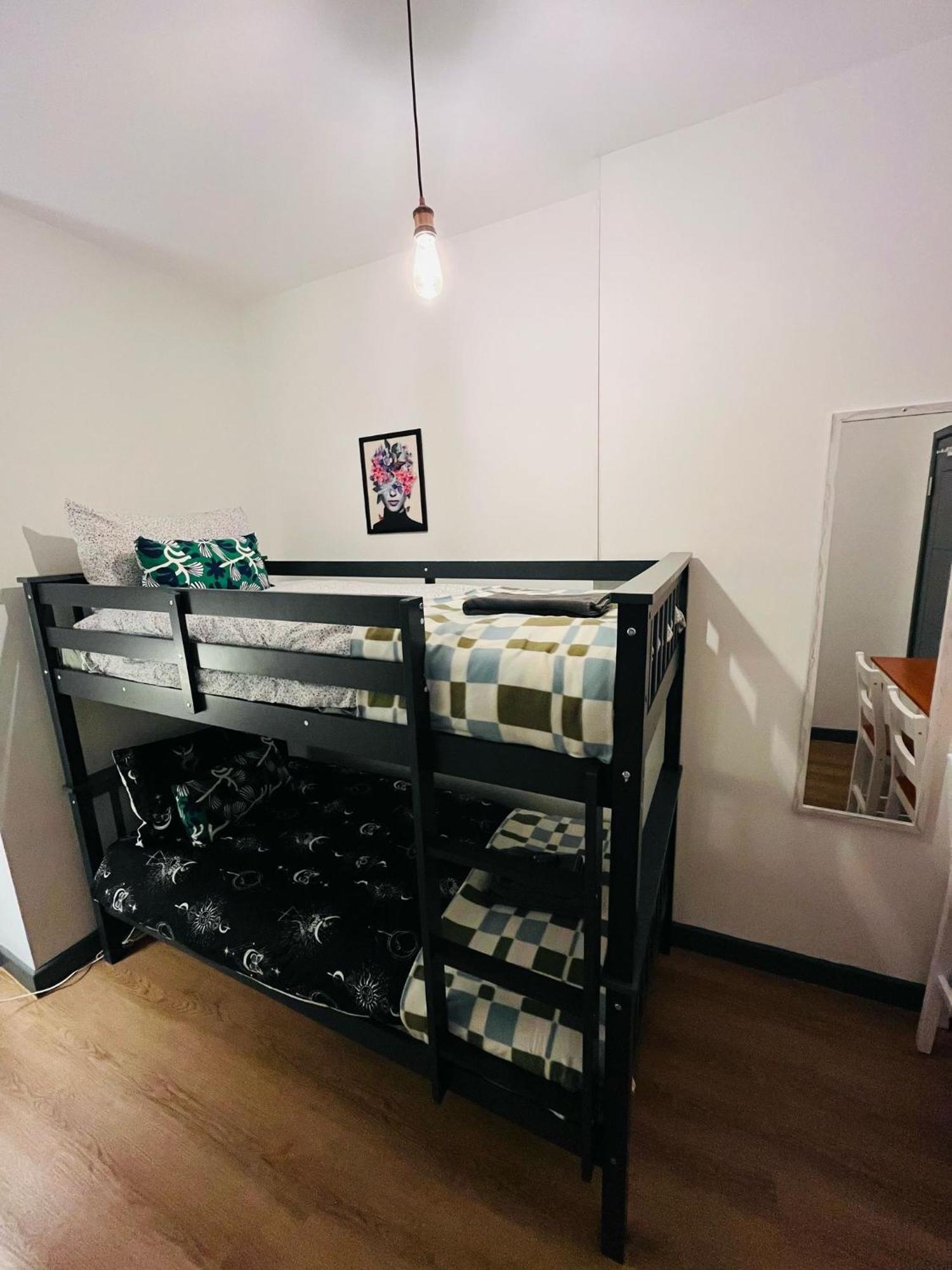 Kilburn Guest 167