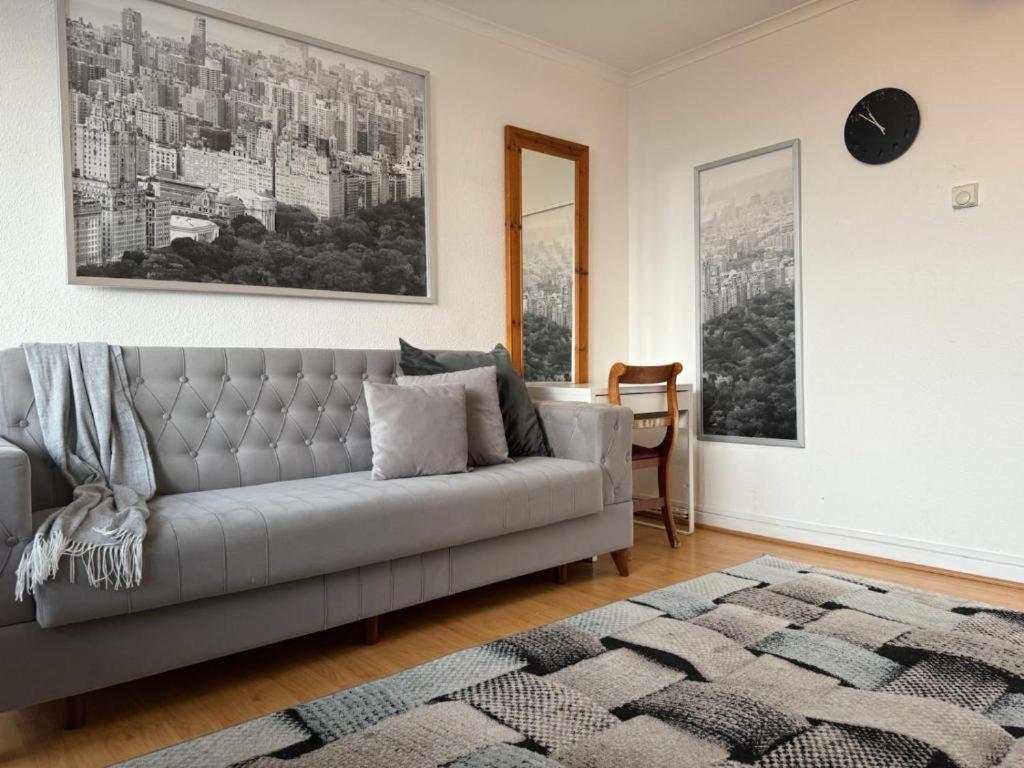 Comfortable Family Near * London