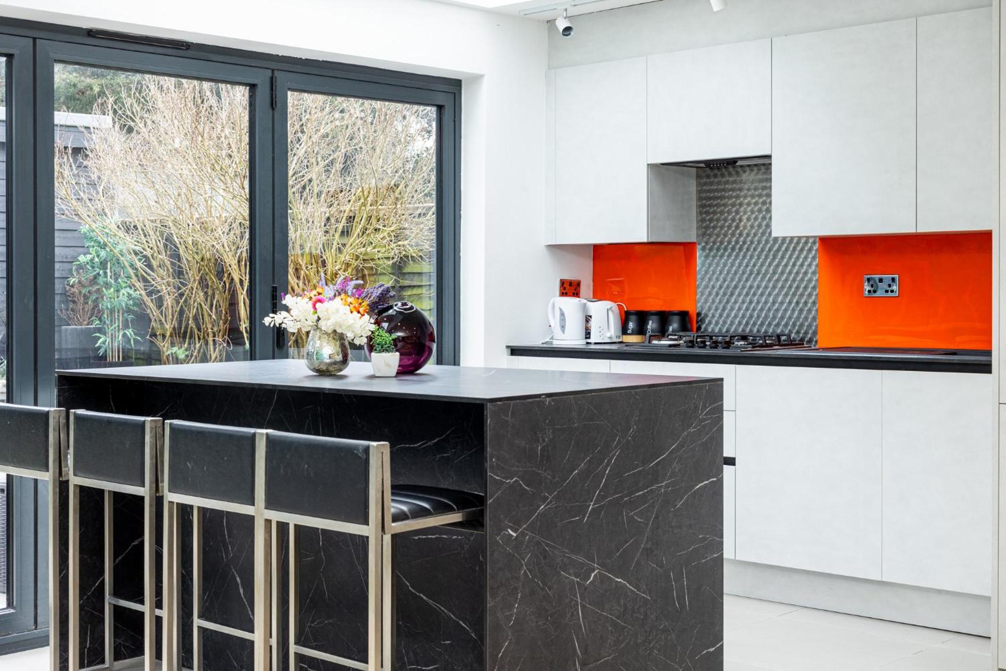 Apartment Chic 3br With Garden & Parking Near Hampstead Heath