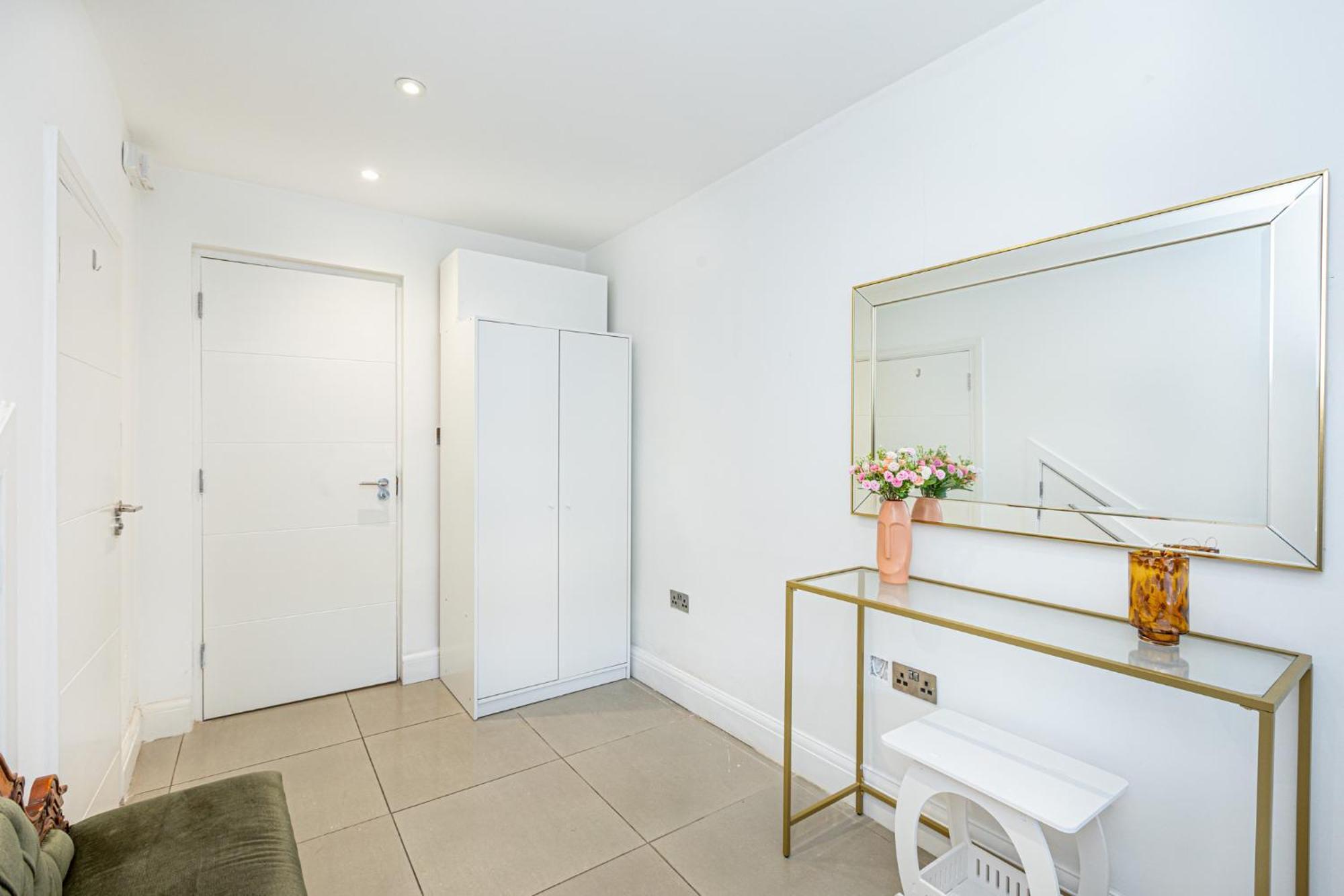 Apartment Chic 3br With Garden & Parking Near Hampstead Heath