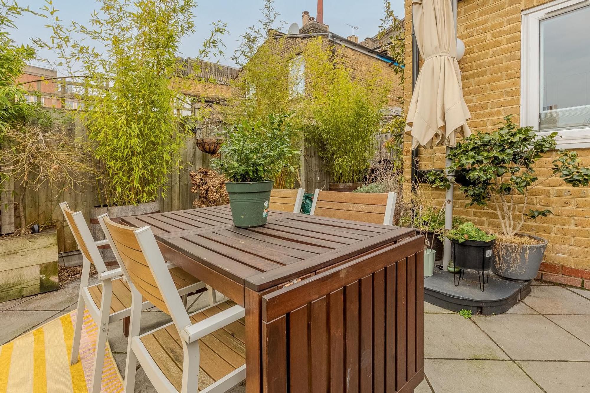 Stylish 2br Flat W Gardn In Wood Green, 2 Min Tube Apartment