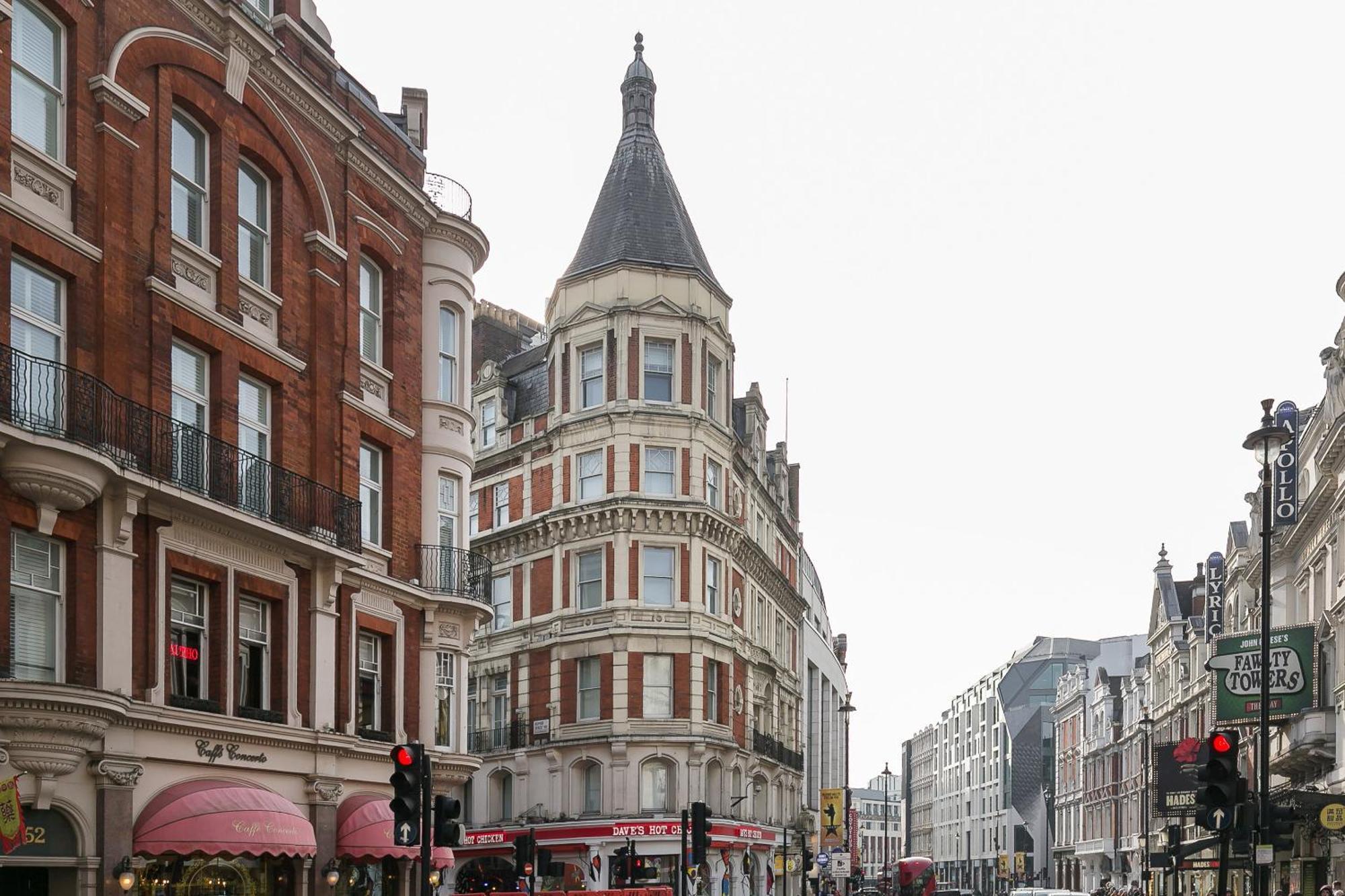 Piccadilly Circus Sleep 6 Vr14 Apartment