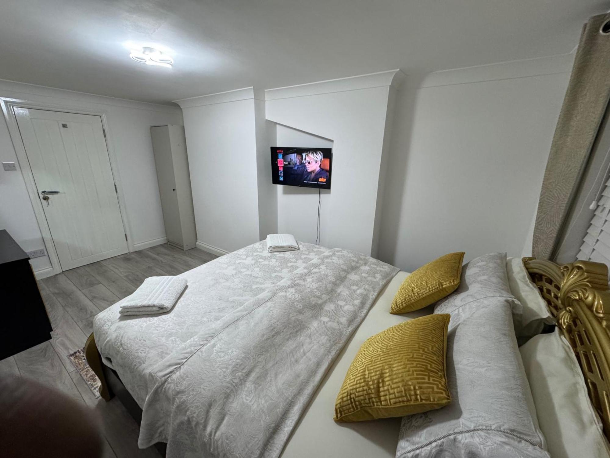 Cozy 2br-5guests-near Attractions-garden London