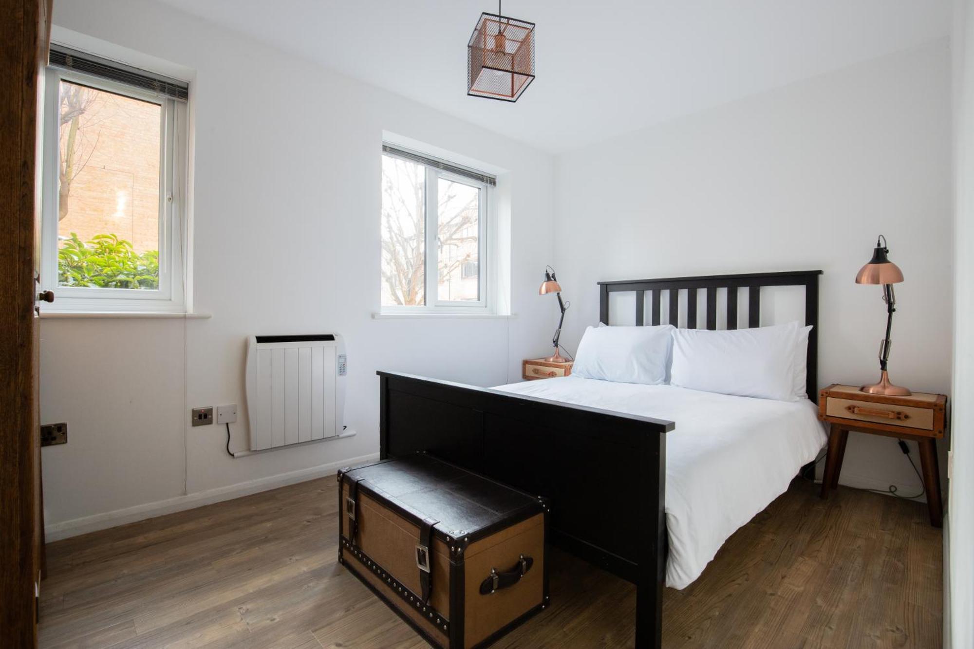 Londwell, Canary Wharf Riverfront Chic