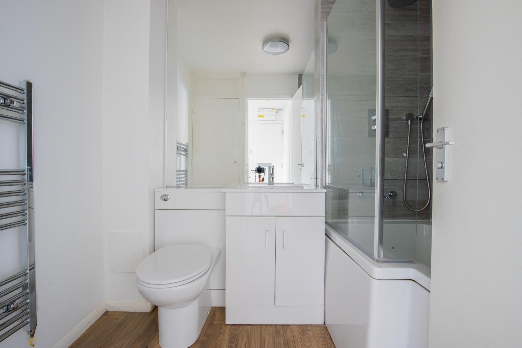 Londwell, Canary Wharf Riverfront Chic Apartment London