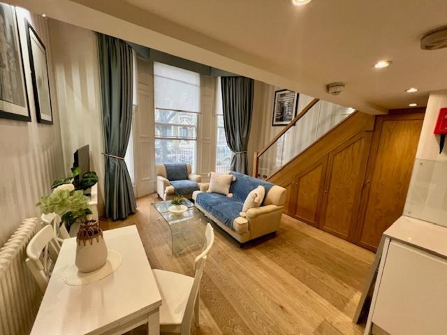 Kensington - Mezzanie Stylish Flat
