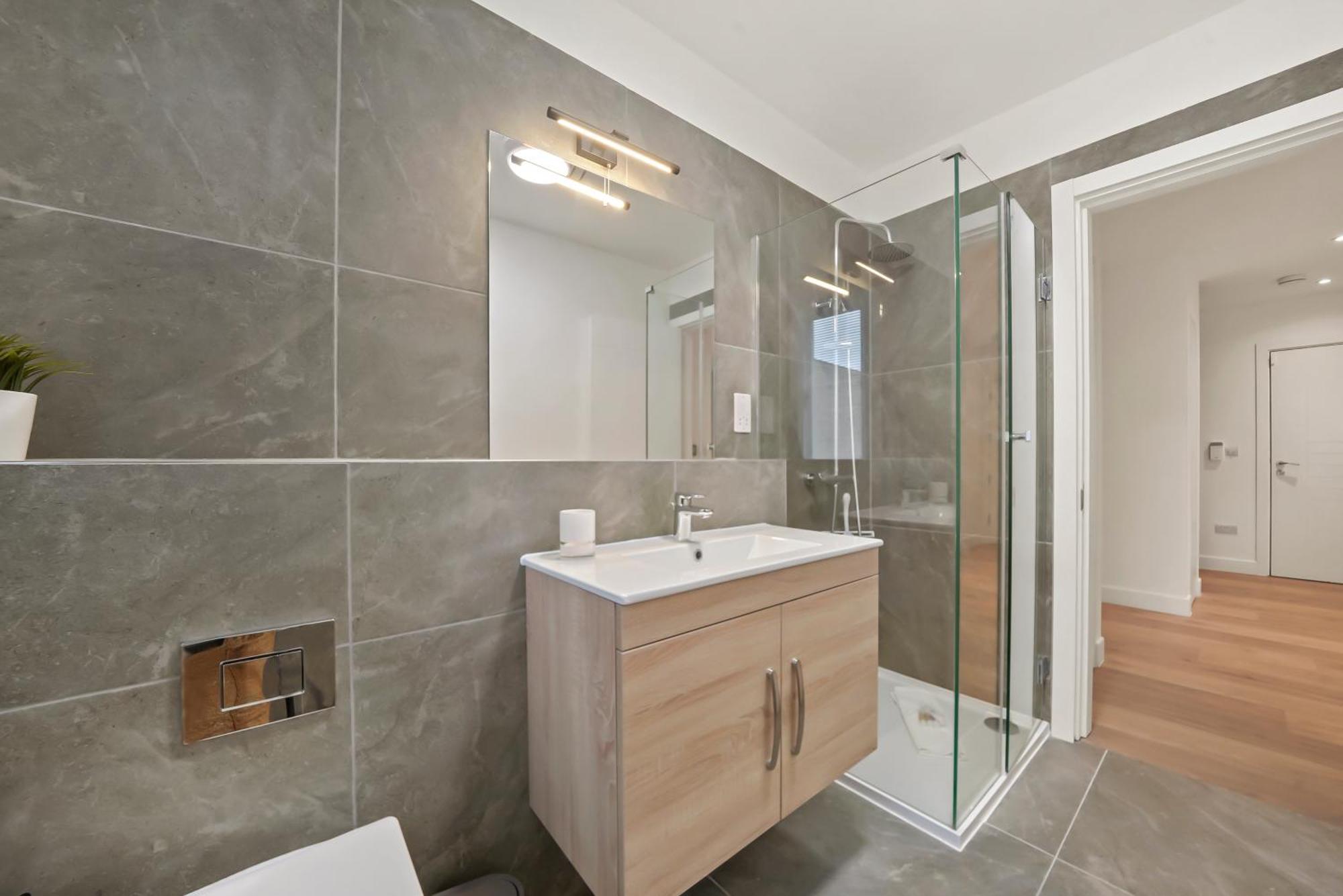 Stylish & Spacious Modern Near Dalston Kingsland Station Appartement Londen