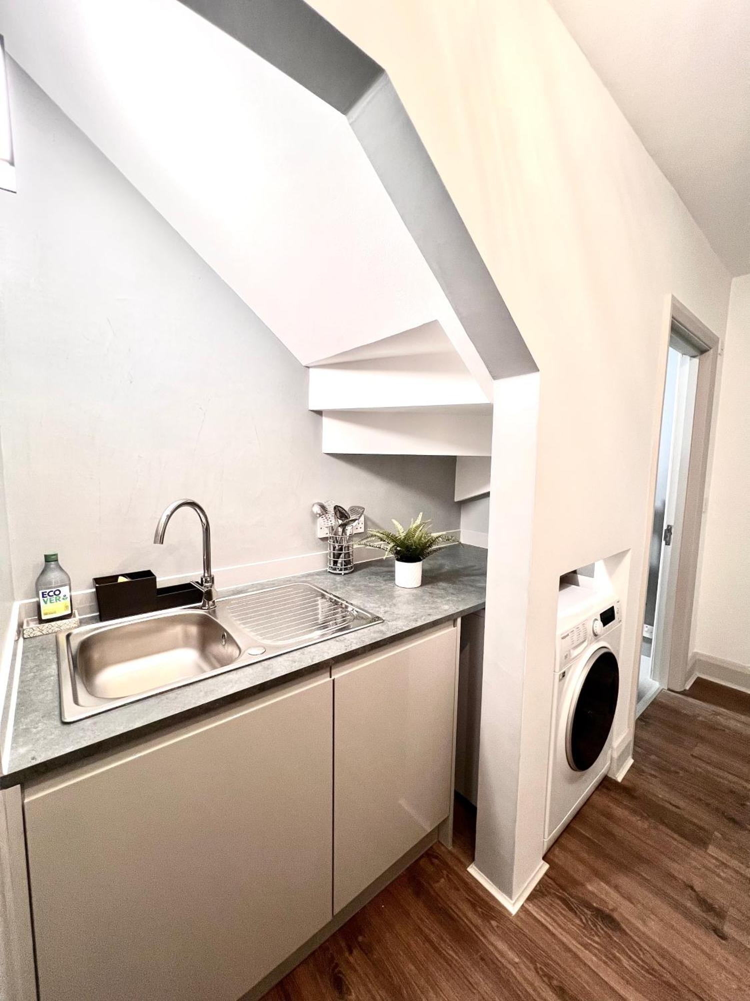 Fully Refurbed 2025 1 Minute To Old Street Station * Londen