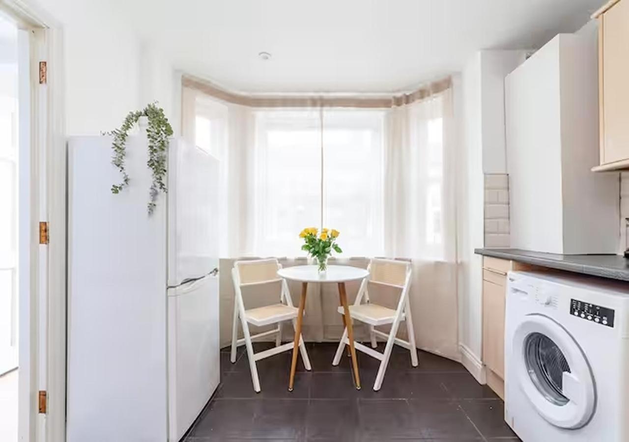 Vakantiehuis Arte Serviced Stratford - 3 Bedrooms 2 Bathrooms London, Stratford, Maryland, Free Parking, Garden, Weekly Or Monthly - Up To 8 Guests Londen