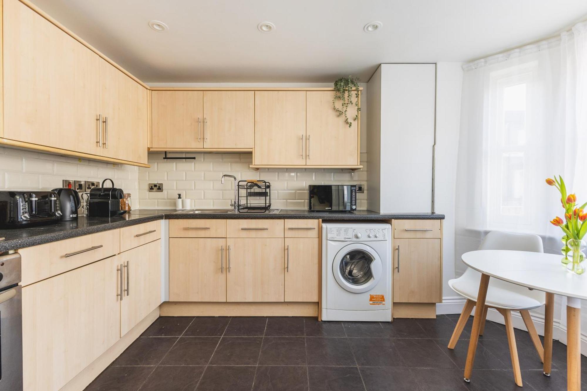 Vakantiehuis Arte Serviced Stratford - 3 Bedrooms 2 Bathrooms London, Stratford, Maryland, Free Parking, Garden, Weekly Or Monthly - Up To 8 Guests *
