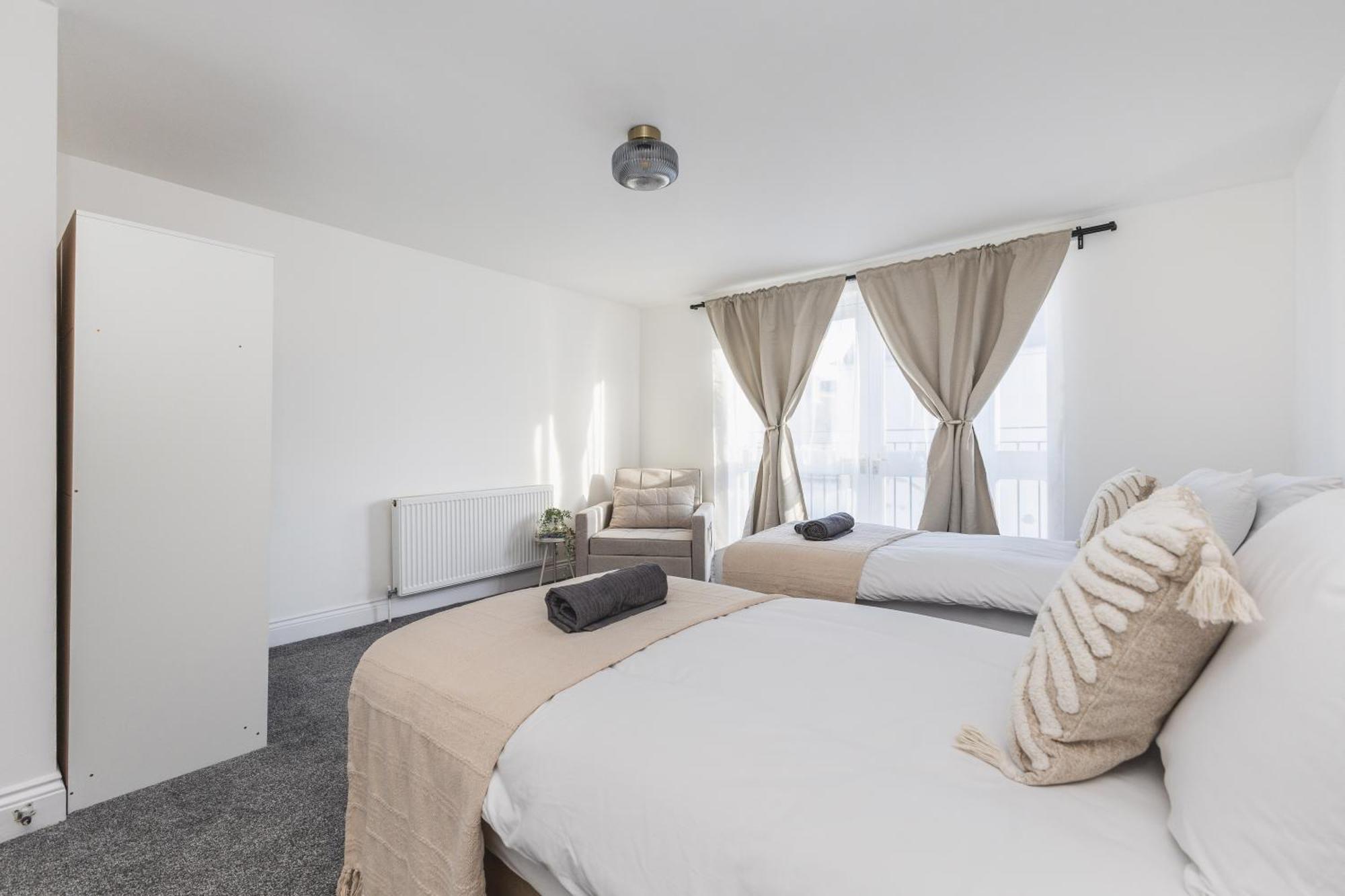 Arte Serviced Stratford - 3 Bedrooms 2 Bathrooms London, Stratford, Maryland, Free Parking, Garden, Weekly Or Monthly - Up To 8 Guests *