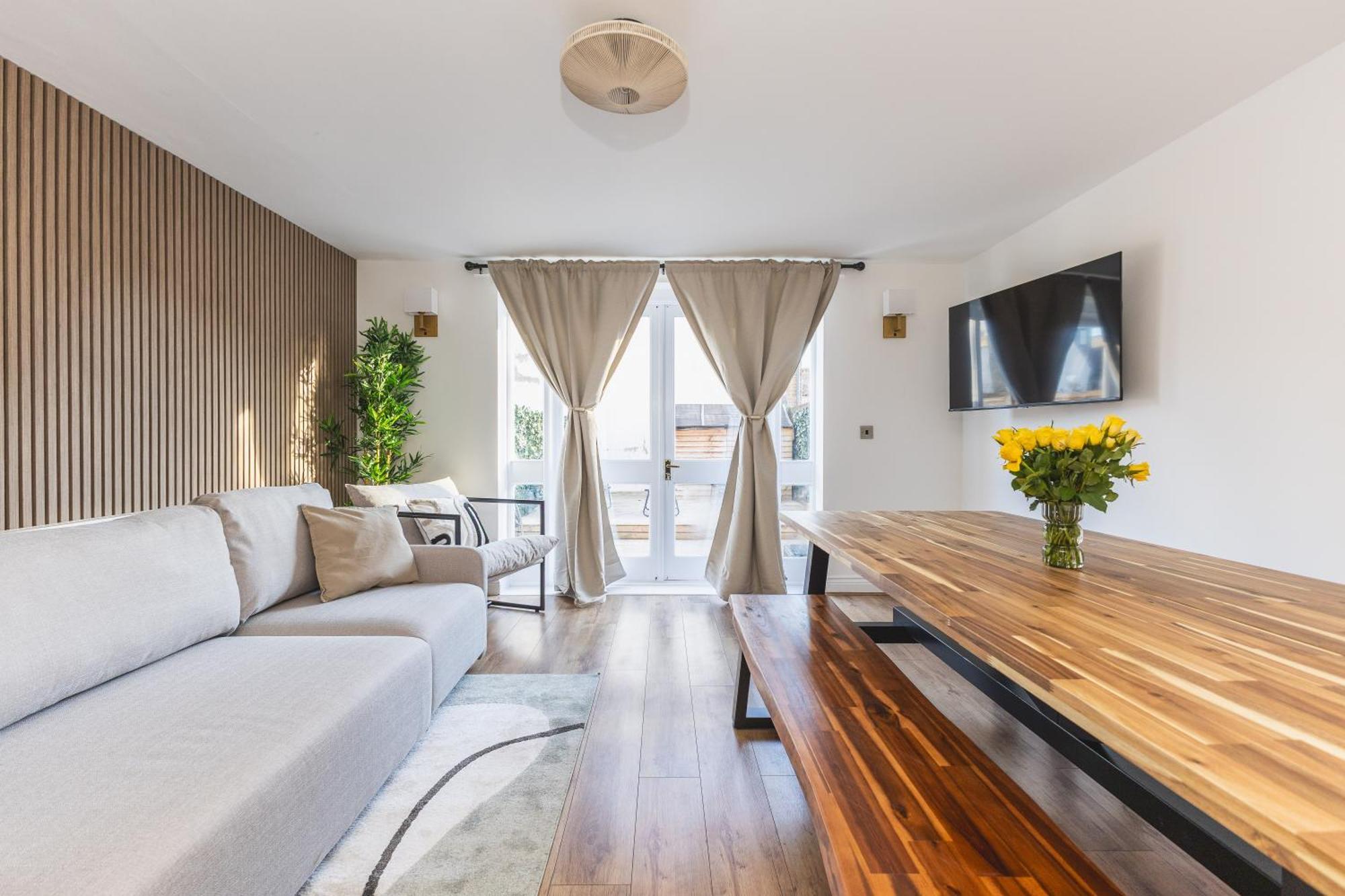 Arte Serviced Stratford - 3 Bedrooms 2 Bathrooms London, Stratford, Maryland, Free Parking, Garden, Weekly Or Monthly - Up To 8 Guests Ferienhaus