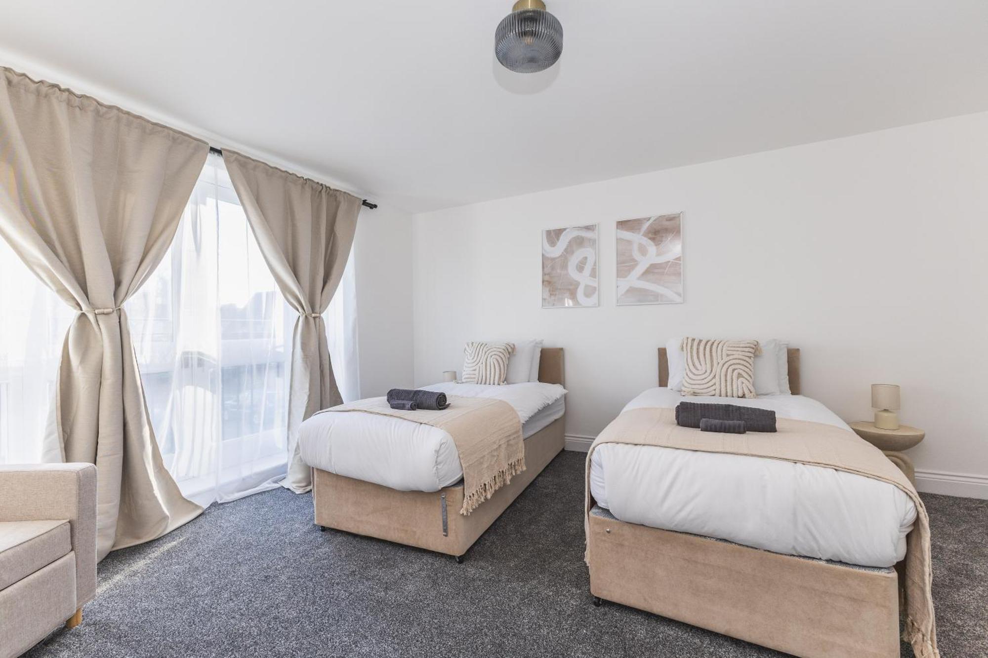 Ferienhaus Arte Serviced Stratford - 3 Bedrooms 2 Bathrooms London, Stratford, Maryland, Free Parking, Garden, Weekly Or Monthly - Up To 8 Guests