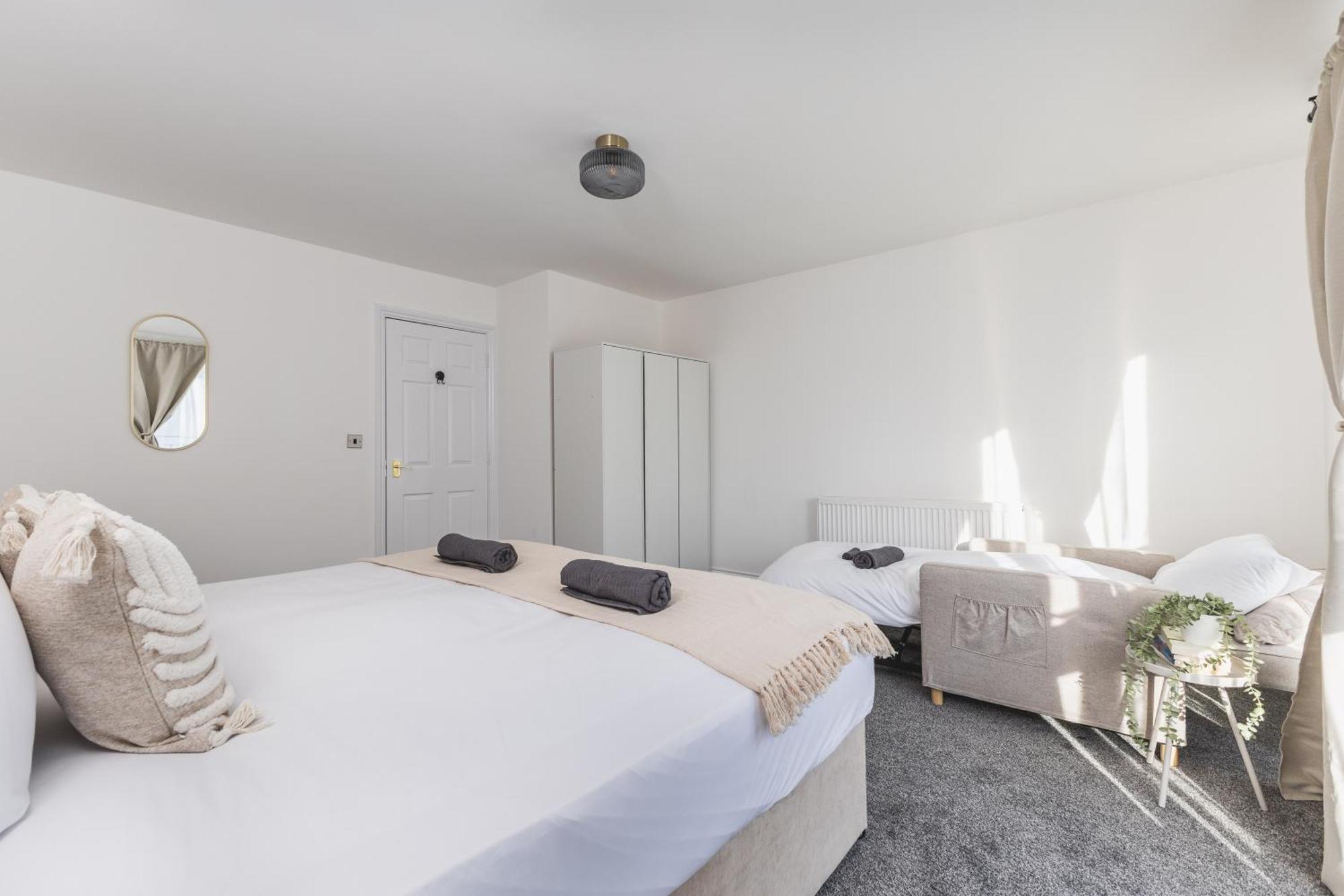 Arte Serviced Stratford - 3 Bedrooms 2 Bathrooms London, Stratford, Maryland, Free Parking, Garden, Weekly Or Monthly - Up To 8 Guests London