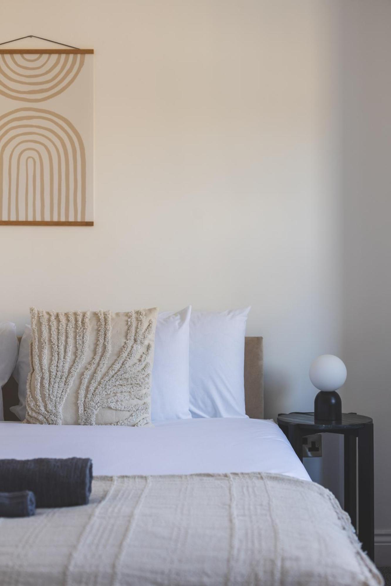 Ferienhaus Arte Serviced Stratford - 3 Bedrooms 2 Bathrooms London, Stratford, Maryland, Free Parking, Garden, Weekly Or Monthly - Up To 8 Guests