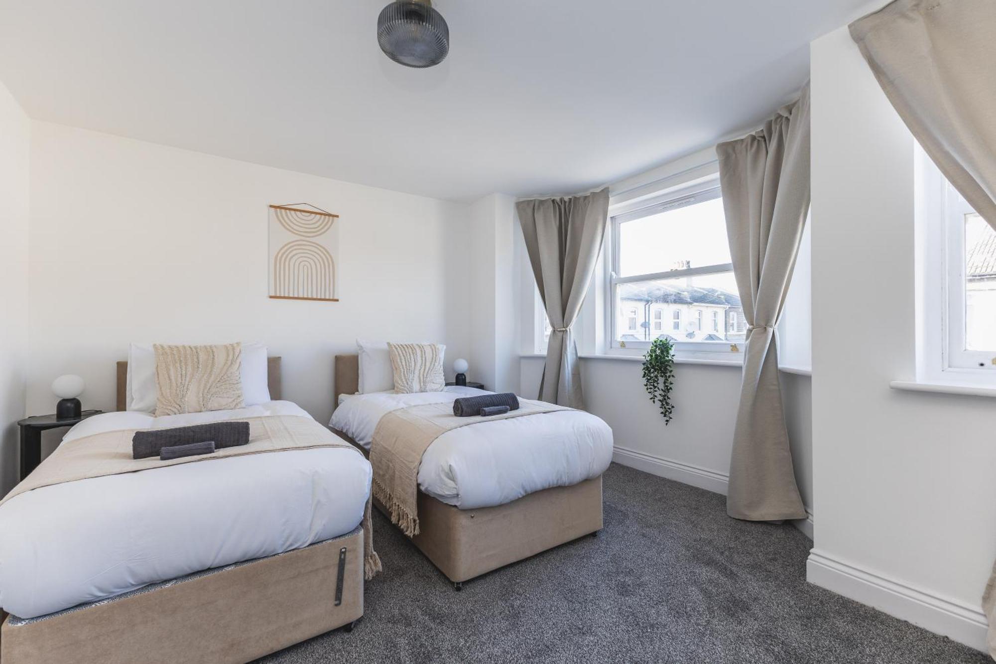 Arte Serviced Stratford - 3 Bedrooms 2 Bathrooms London, Stratford, Maryland, Free Parking, Garden, Weekly Or Monthly - Up To 8 Guests * London