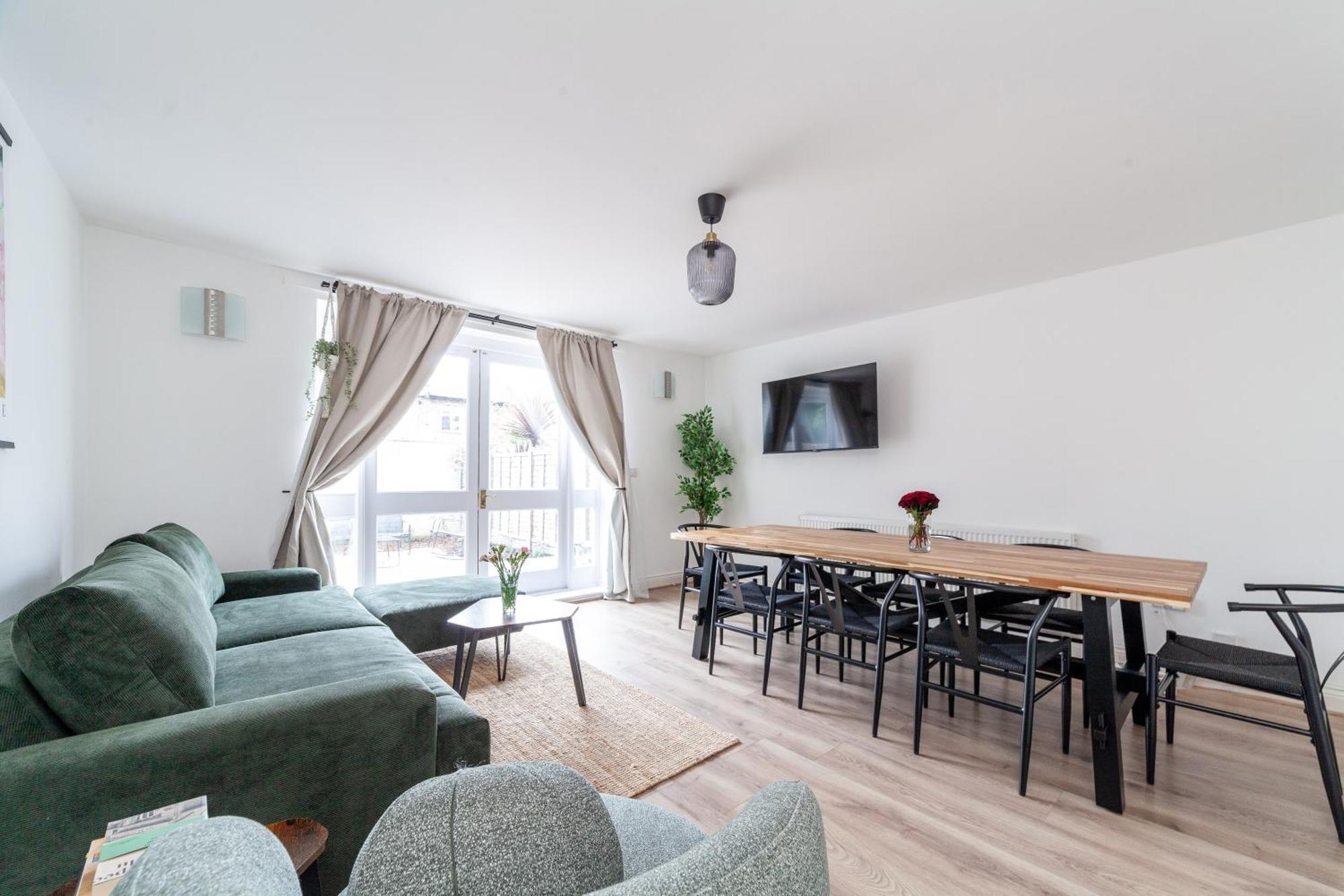 Arte Serviced Stratford - 3 Bedrooms 2 Bathrooms London, Stratford, Maryland, Free Parking, Garden, Weekly Or Monthly - Up To 8 Guests