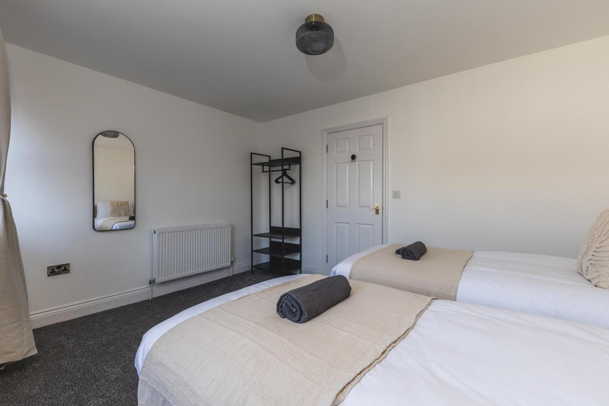 Arte Serviced Stratford - 3 Bedrooms 2 Bathrooms London, Stratford, Maryland, Free Parking, Garden, Weekly Or Monthly - Up To 8 Guests *