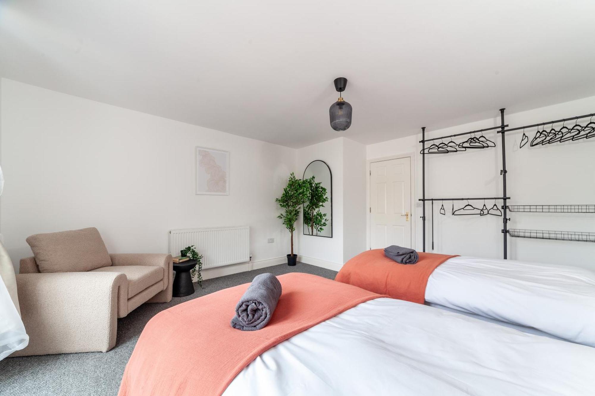 Arte Serviced Stratford - 3 Bedrooms 2 Bathrooms London, Stratford, Maryland, Free Parking, Garden, Weekly Or Monthly - Up To 8 Guests Ferienhaus