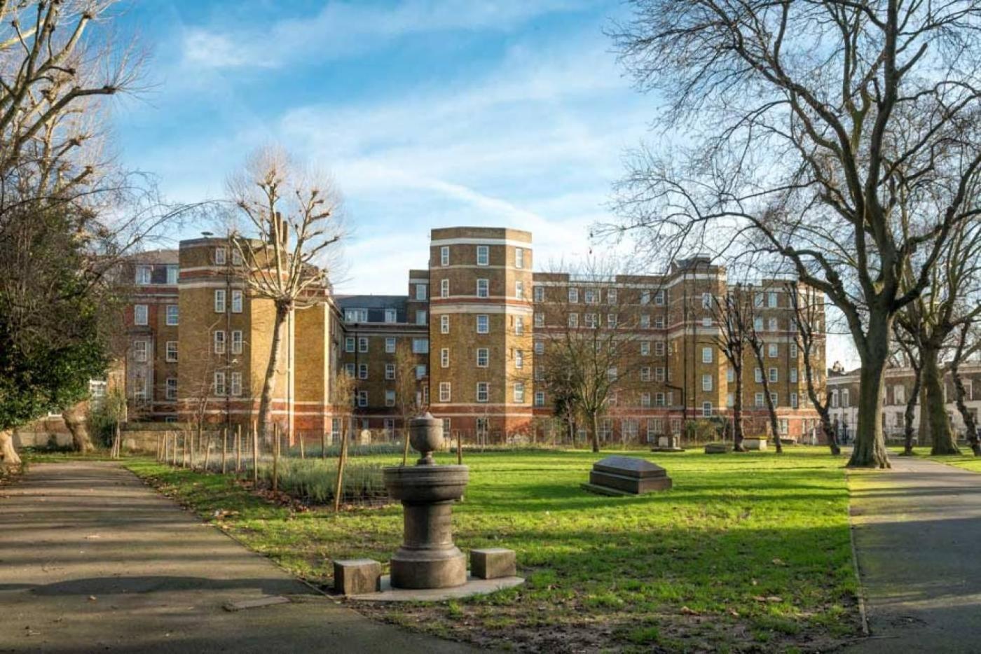 Langton Close House, Apartment