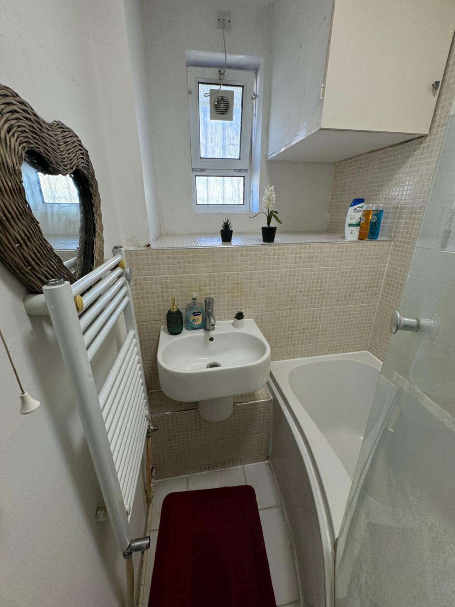 Lovely 1bedroom For 6ppl In Whitechapel, 1min Away To Dlr Station *