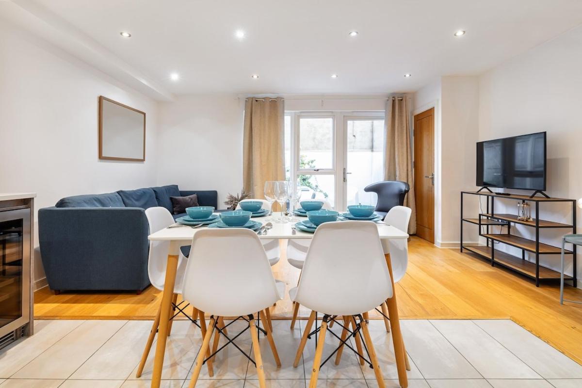 Apartment Eye ,split Level And Private Patio,sleeps 6
