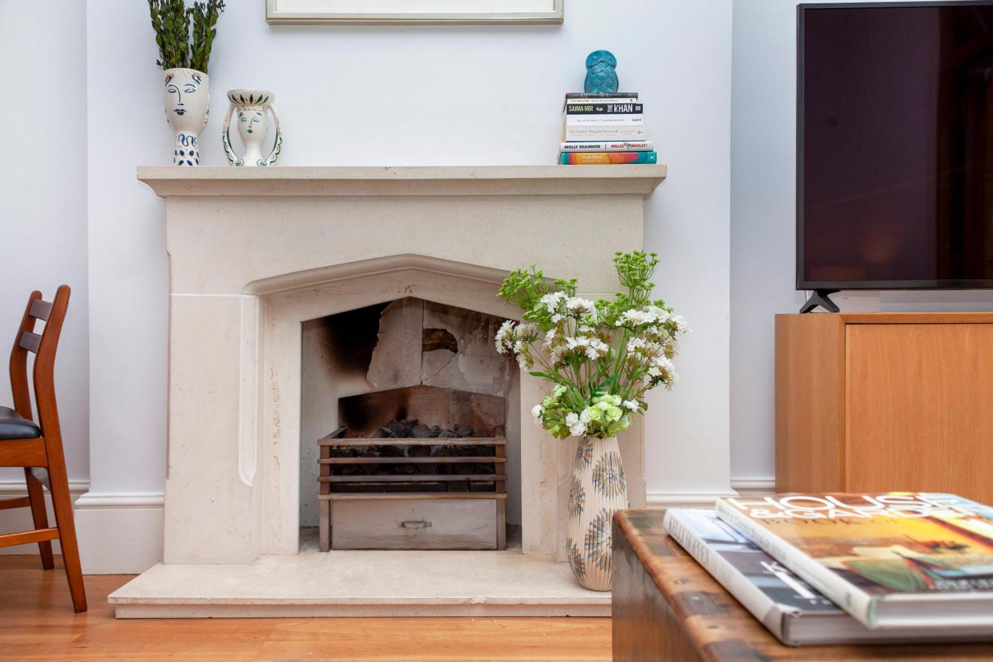 Beautiful Comfy 2 Bdr With Balcony, Chelsea