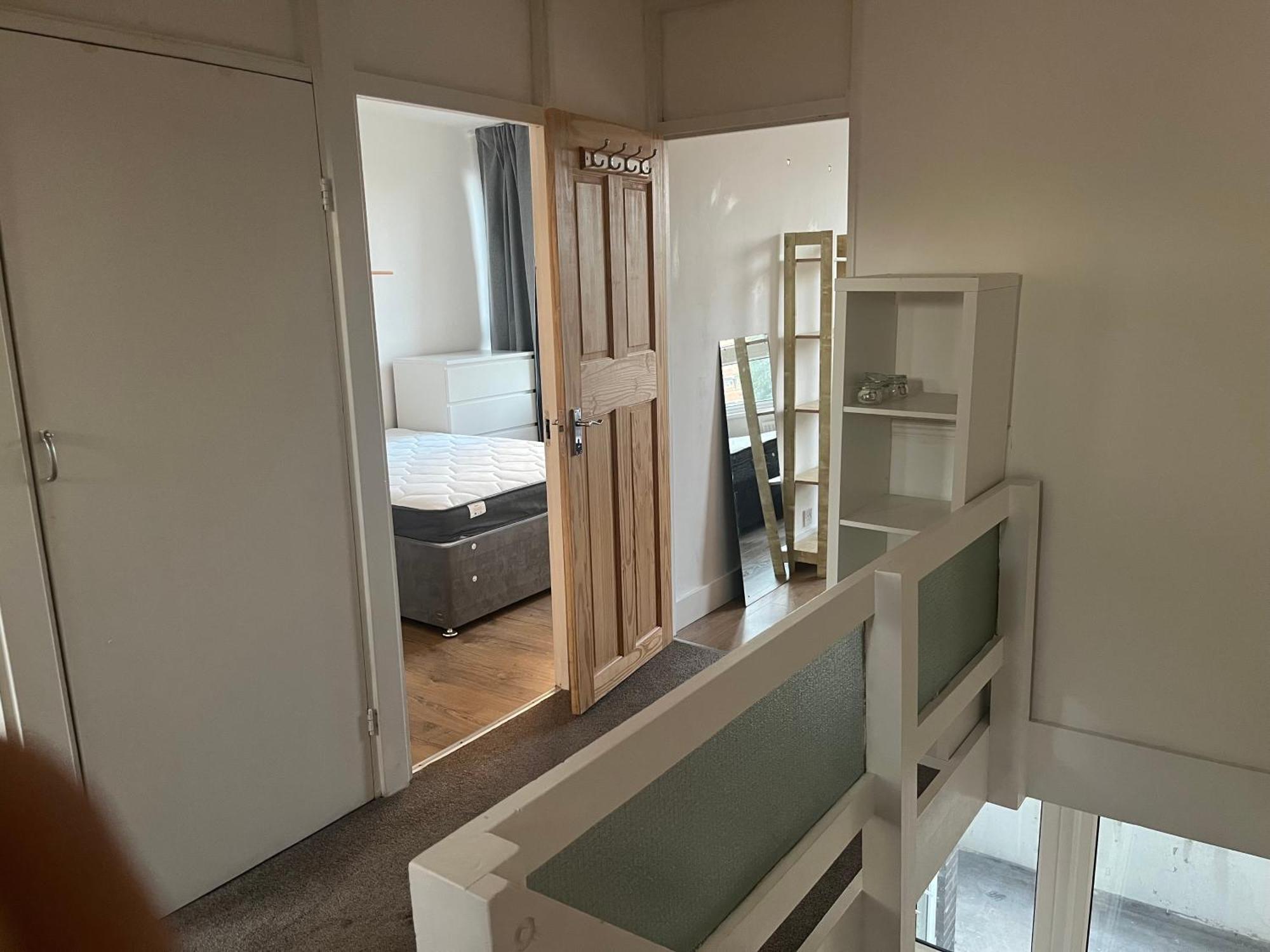 Apartment 3 Double Bedrooms *