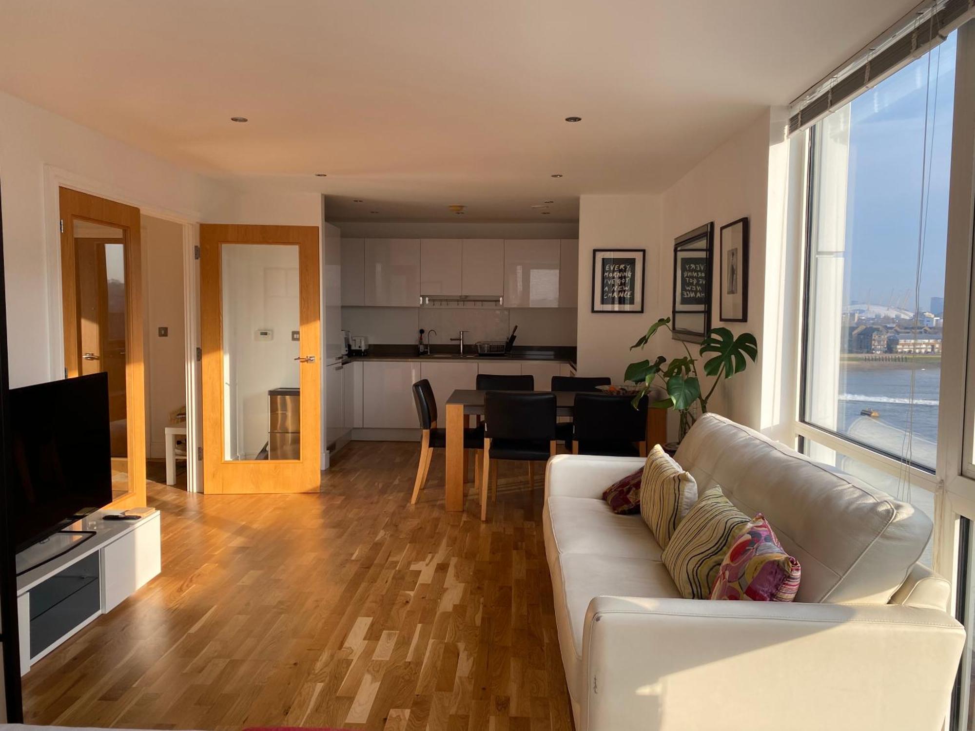 River View Spacious Apartment *
